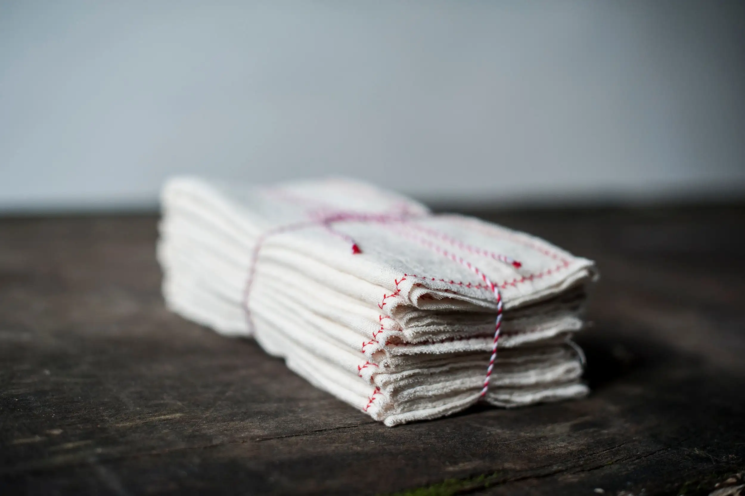 Servilletas de tela con pespunte rojo (set de 2) - Imagen 4
