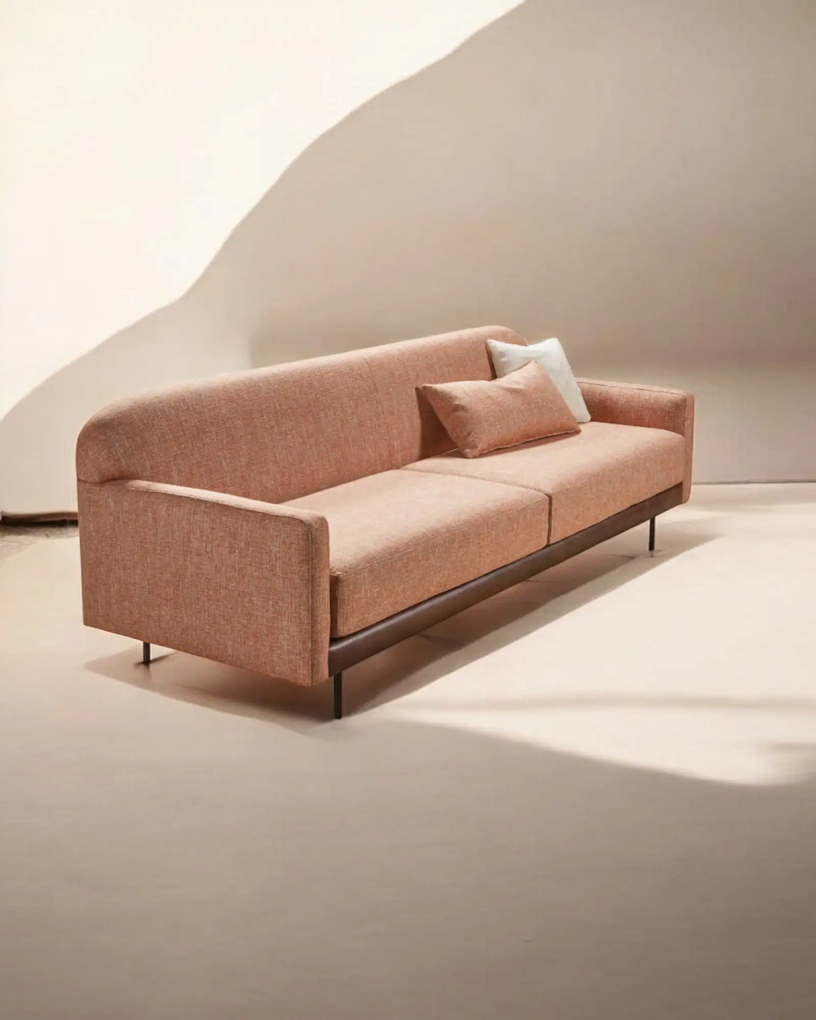 Customizable pink sofa - Image 2