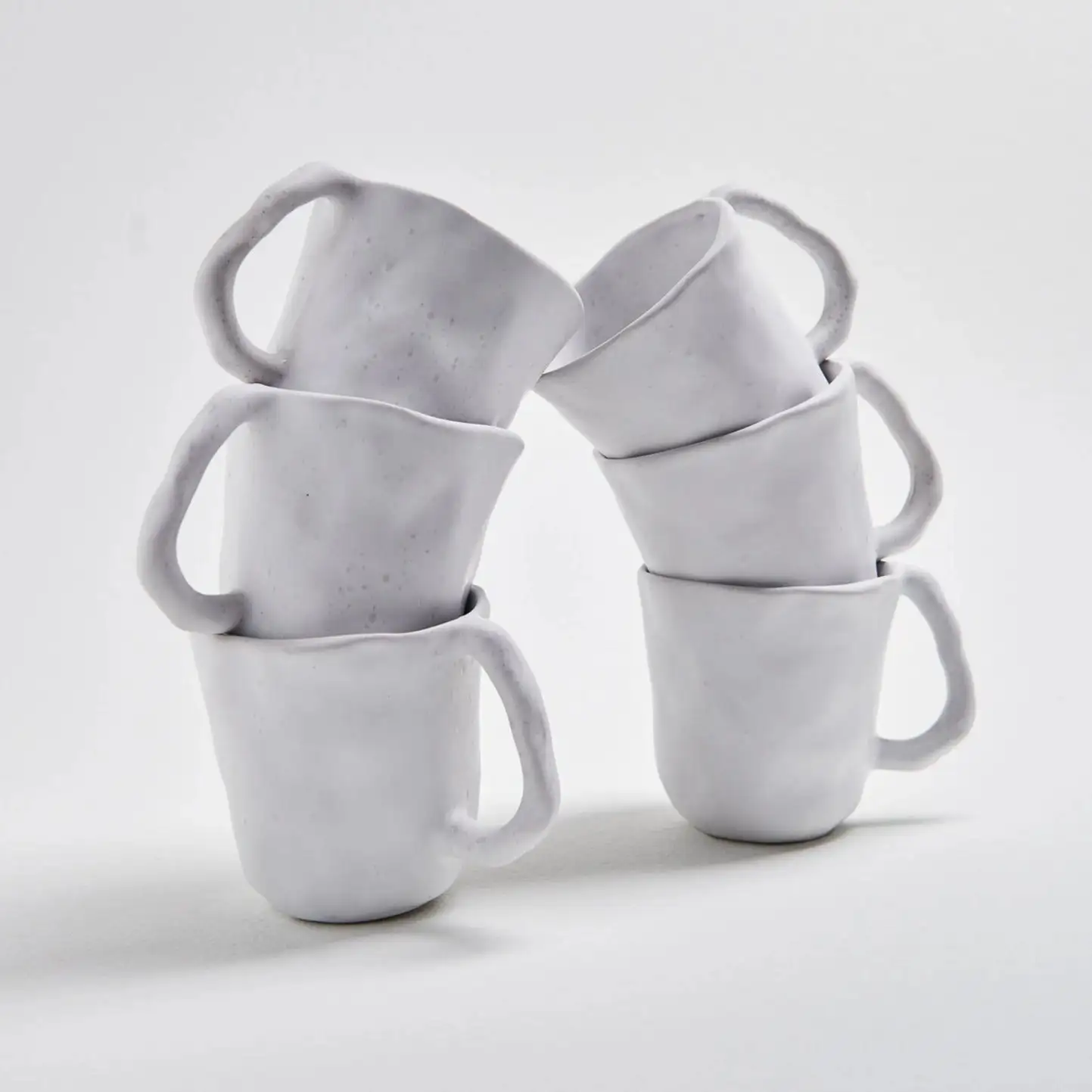 Taza blanca de cerámica orgánica - Imagen 3