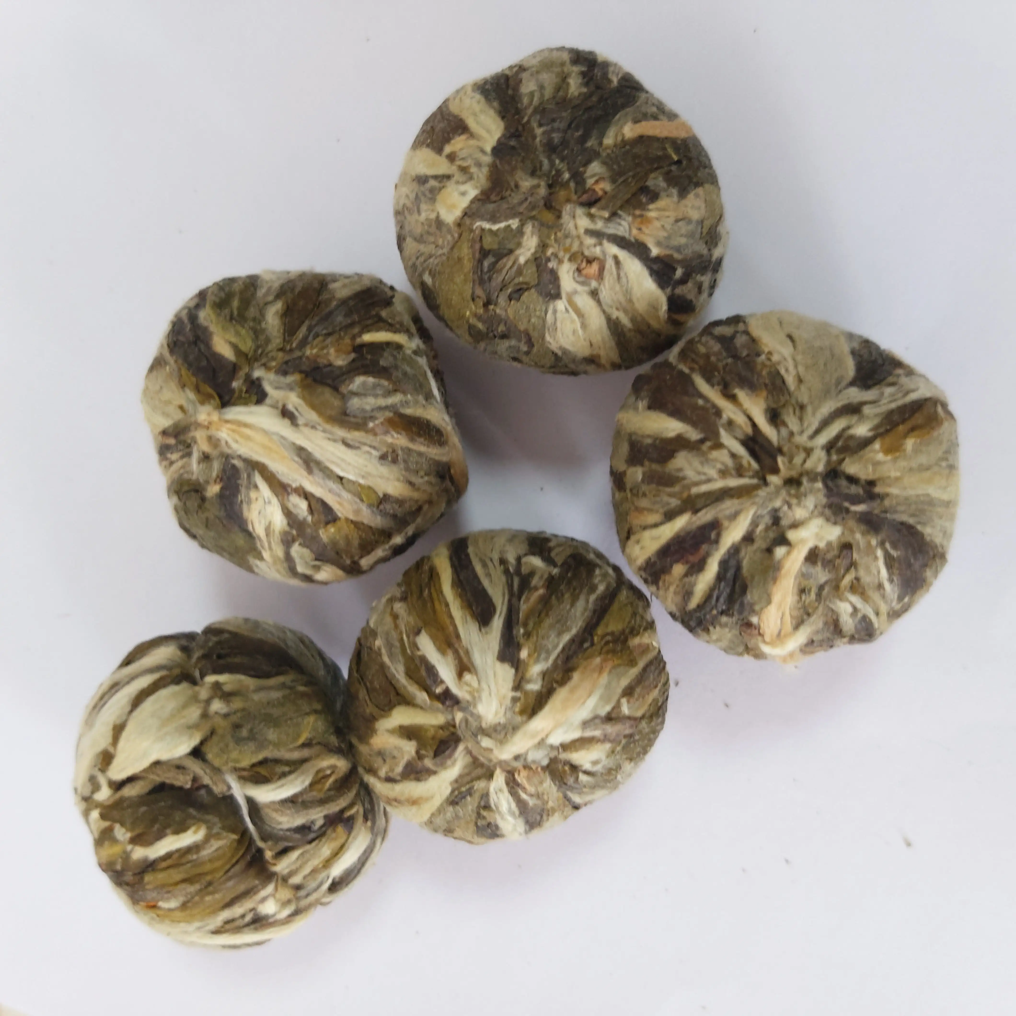 Té floreciente. Caja de seis esferas con flores de té - Imagen 4