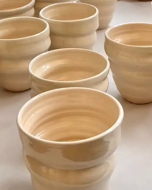 White artisanal ceramic glasses - Image 2