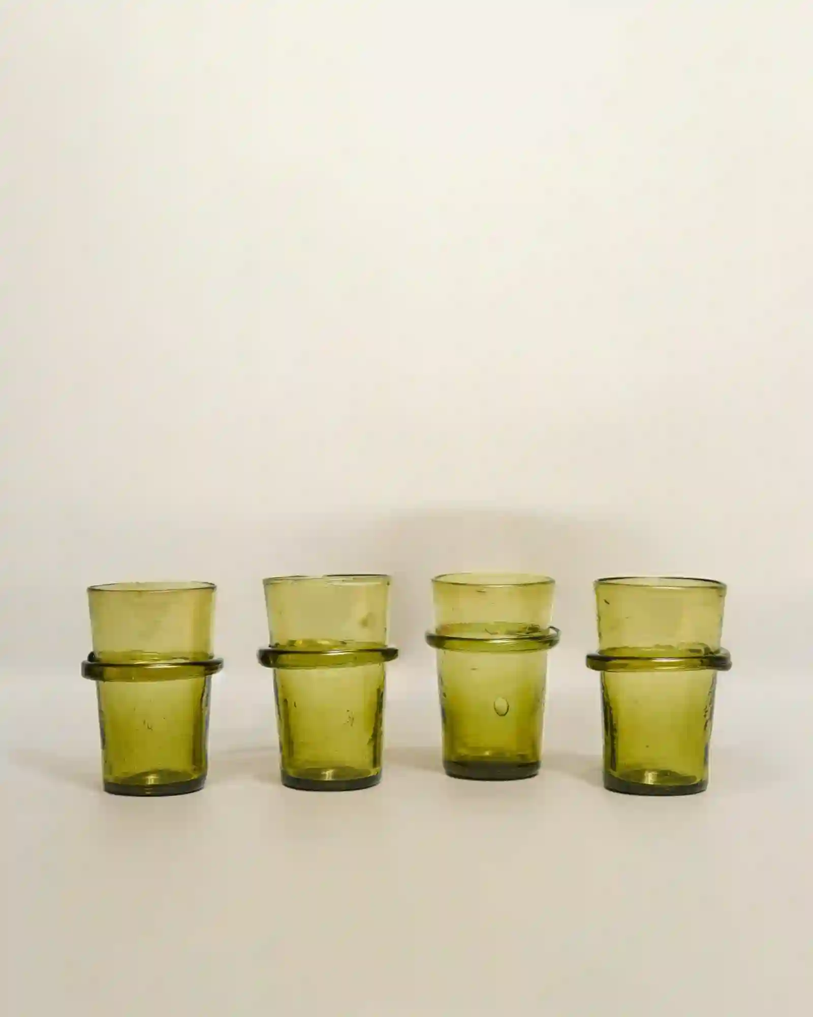 Vasos de té de cristal soplado