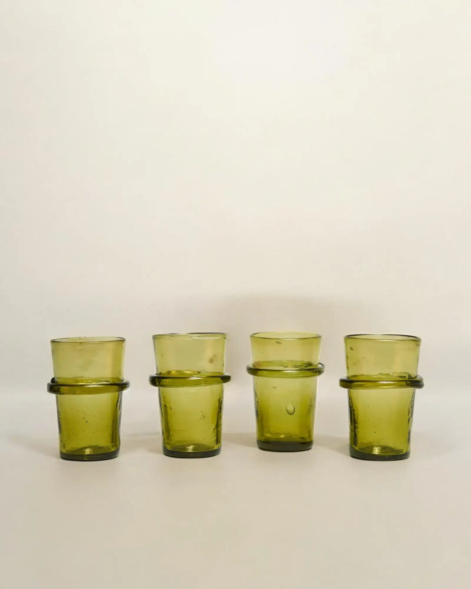 Vasos de té de cristal soplado