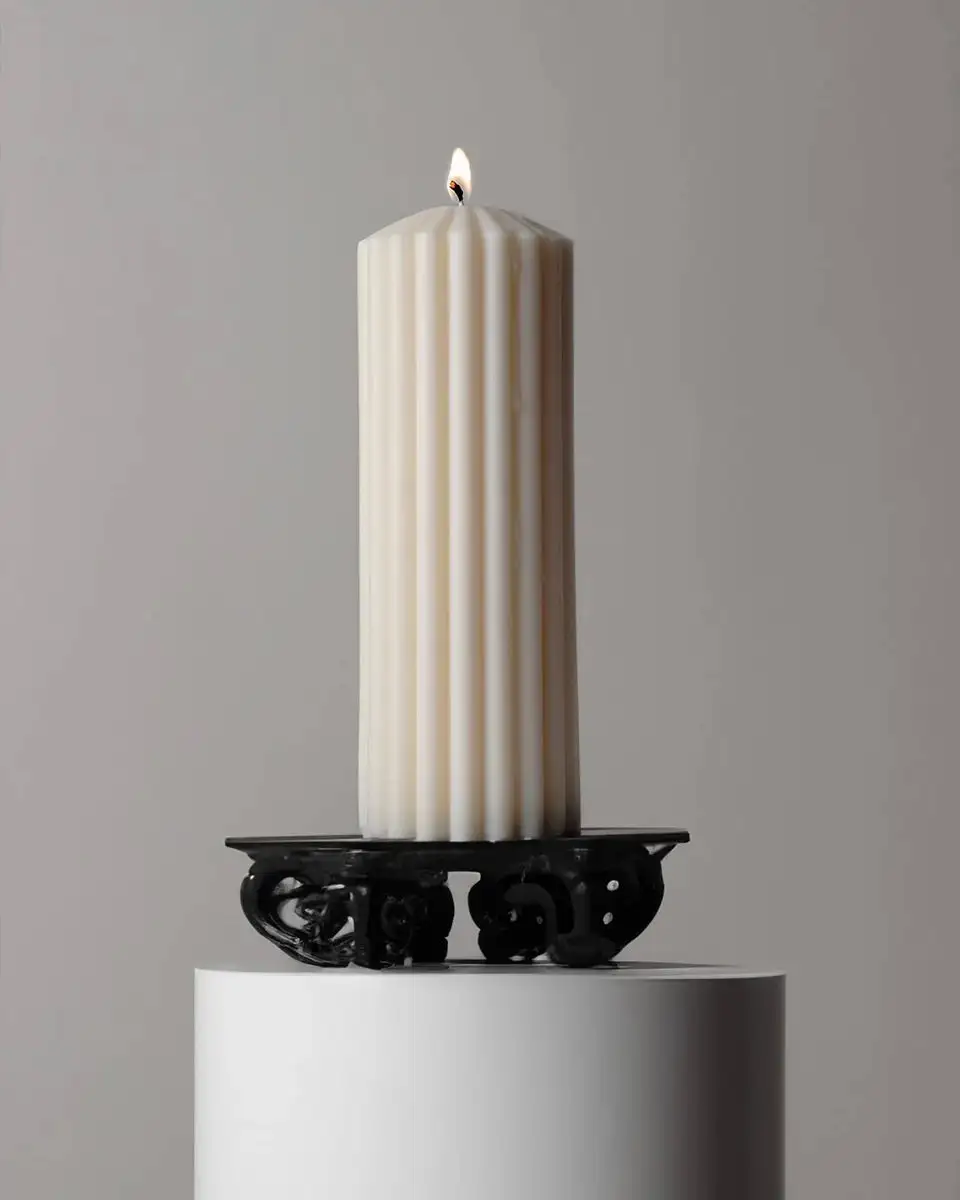 Great decorative candle with citrus aroma