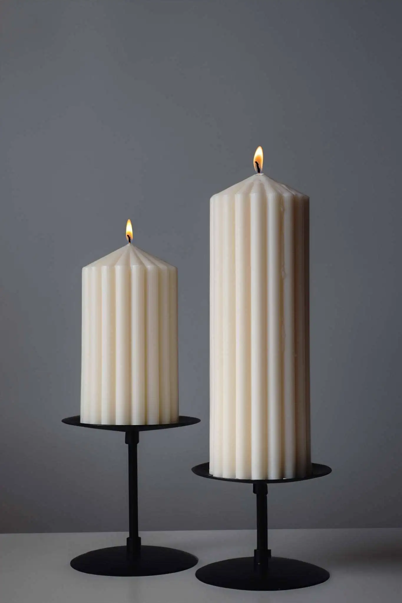 Vela grande decorativa  con aroma cítrico - Imagen 2