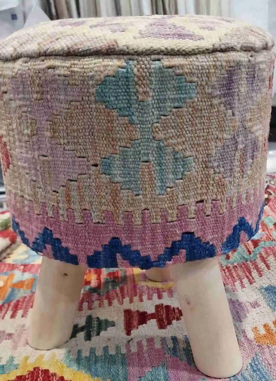 Puff Kilim