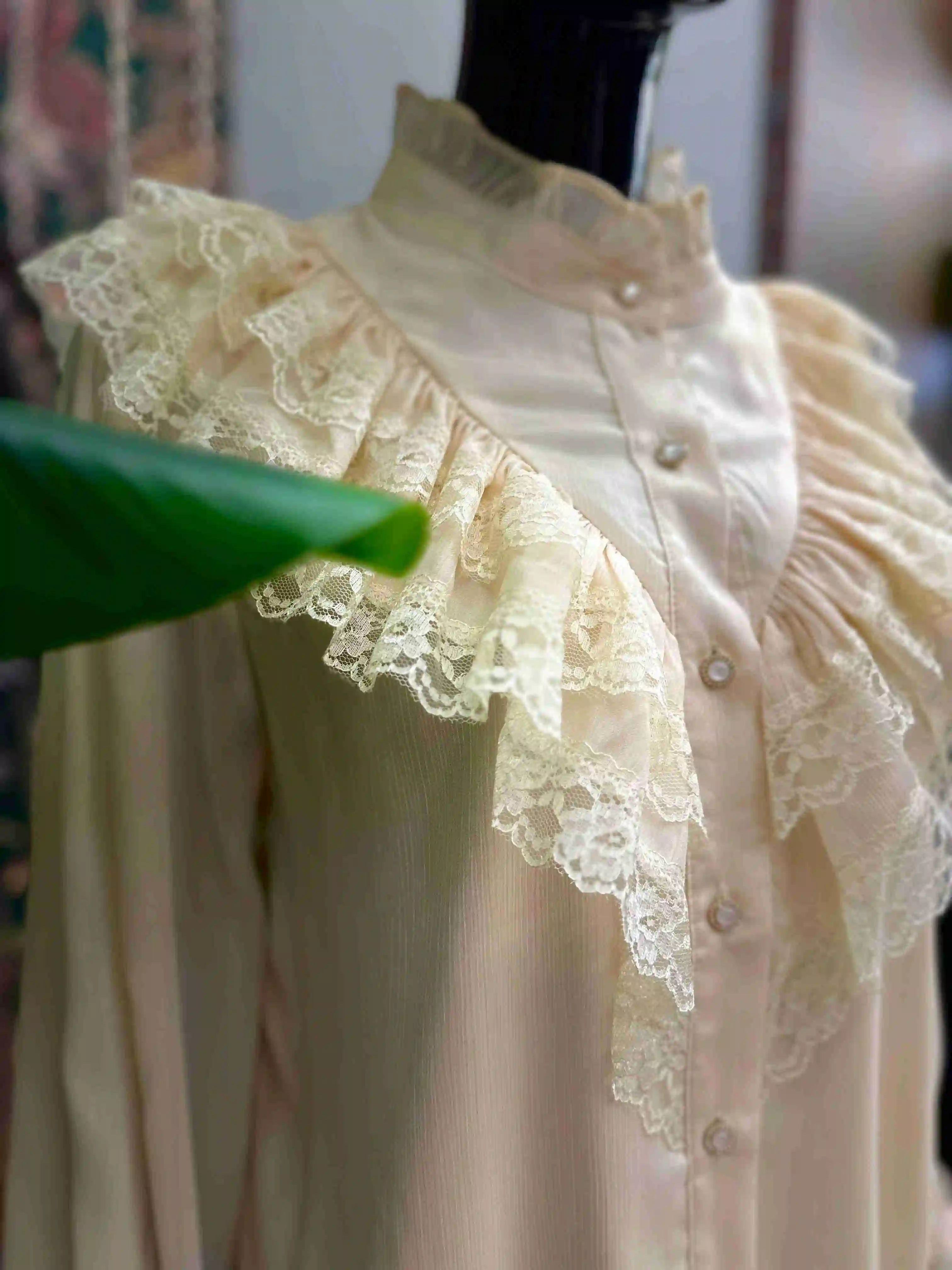 Baroque beige blouse