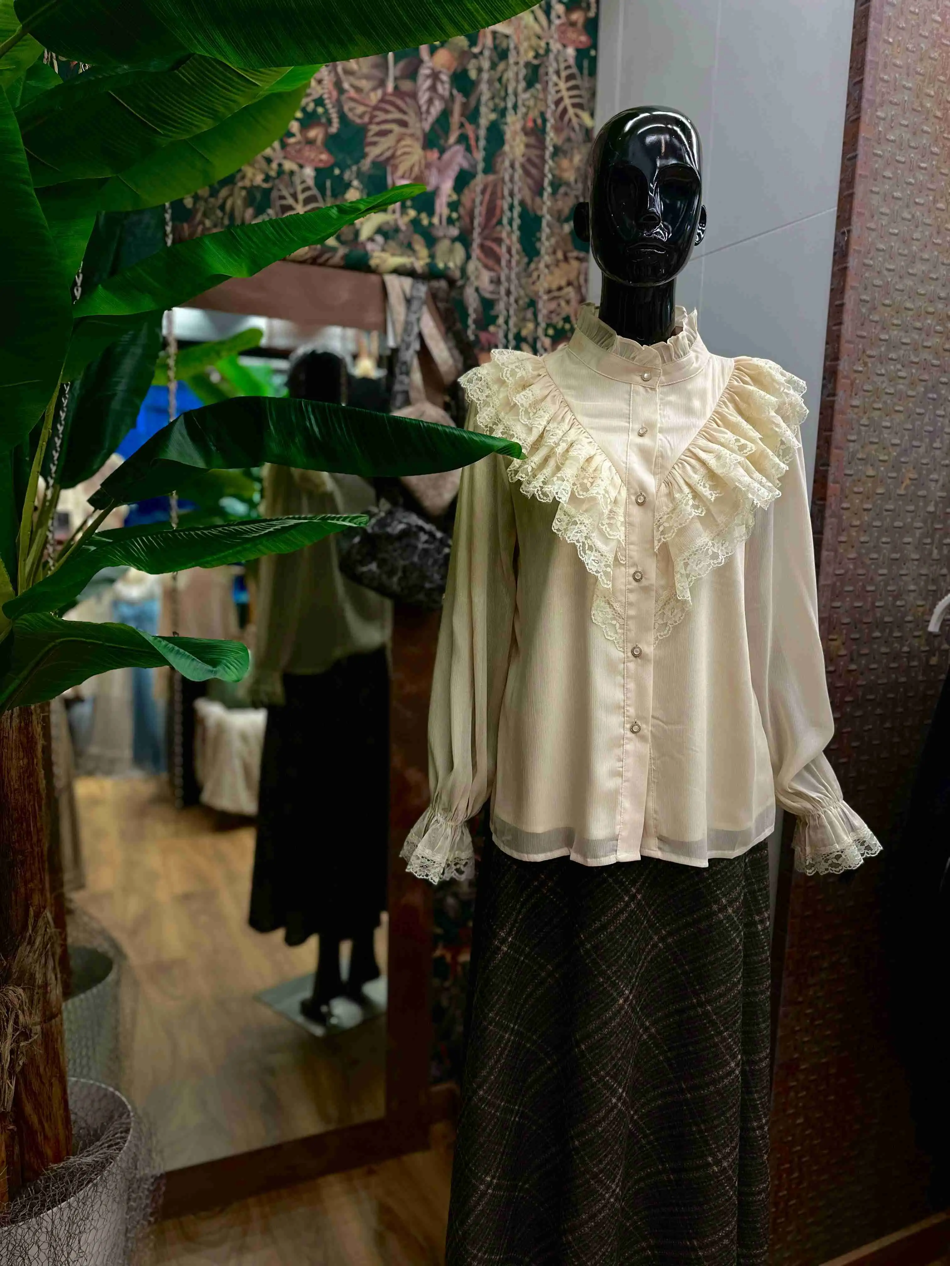 Baroque beige blouse - Image 2
