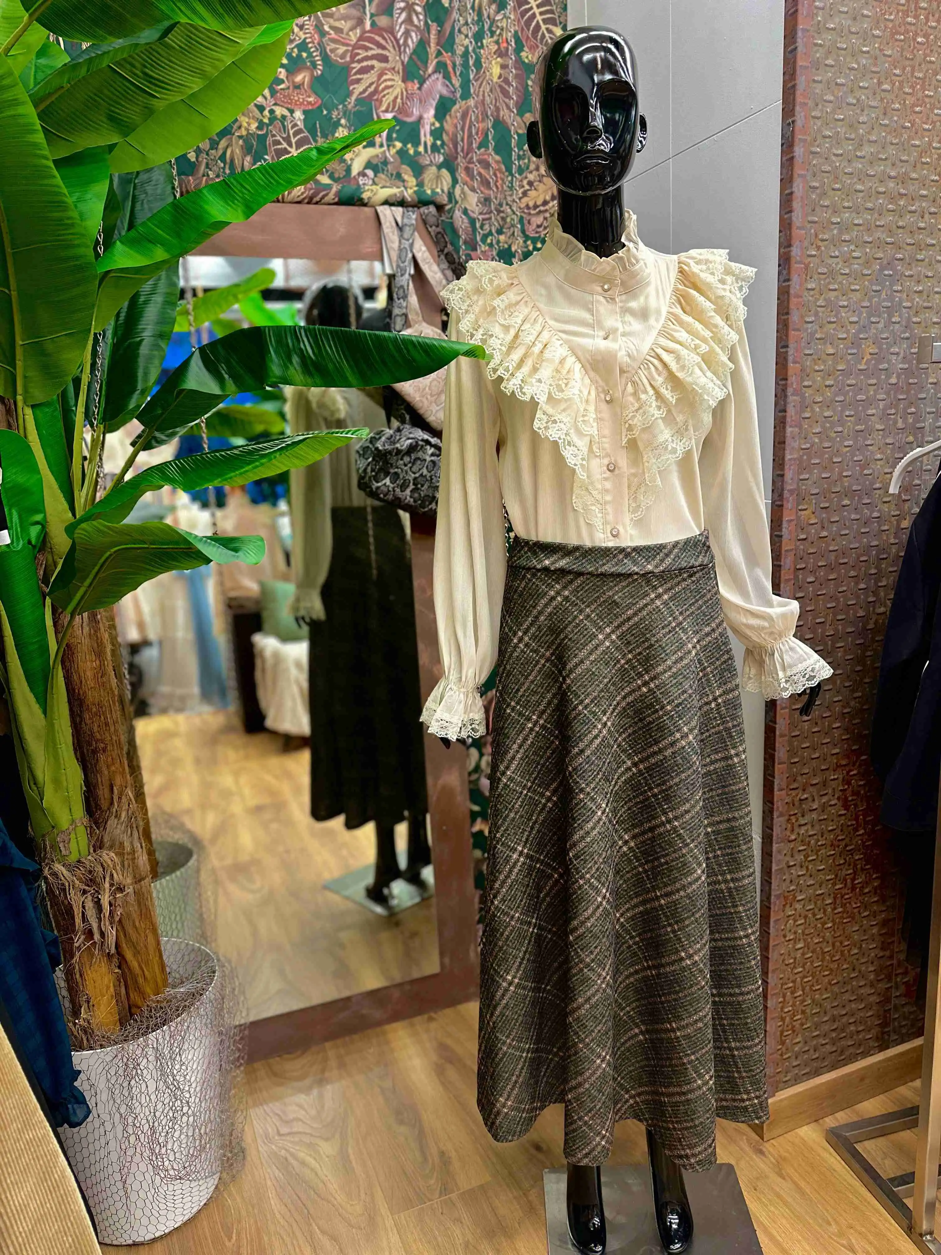 Baroque beige blouse - Image 3