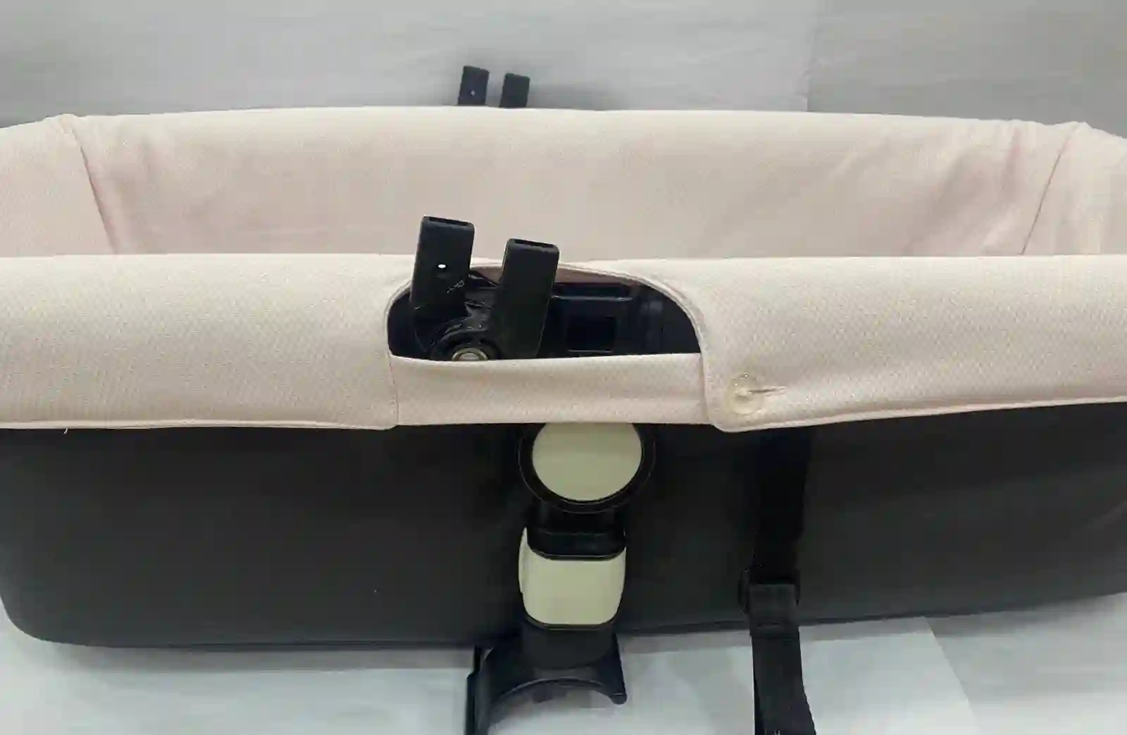 Bugaboo Camaleon 2 and 3 capital in pink bee piqué