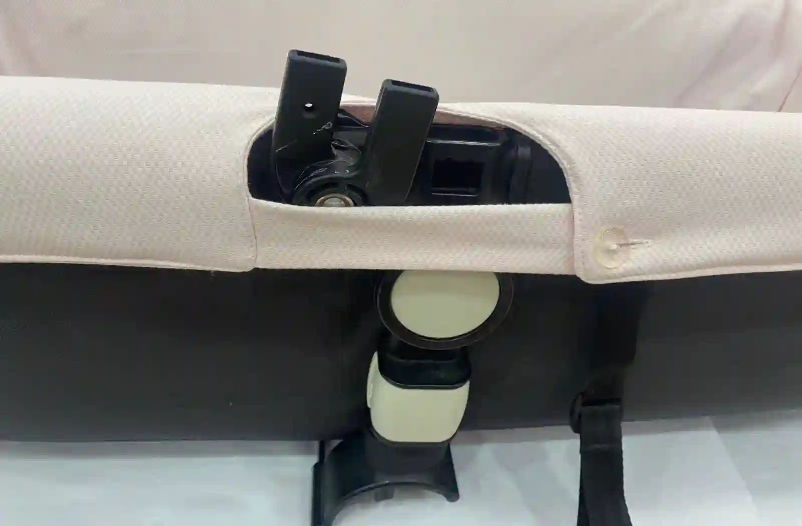 Bugaboo Camaleon 2 and 3 Capital Coat in Cream Bee Piqué
