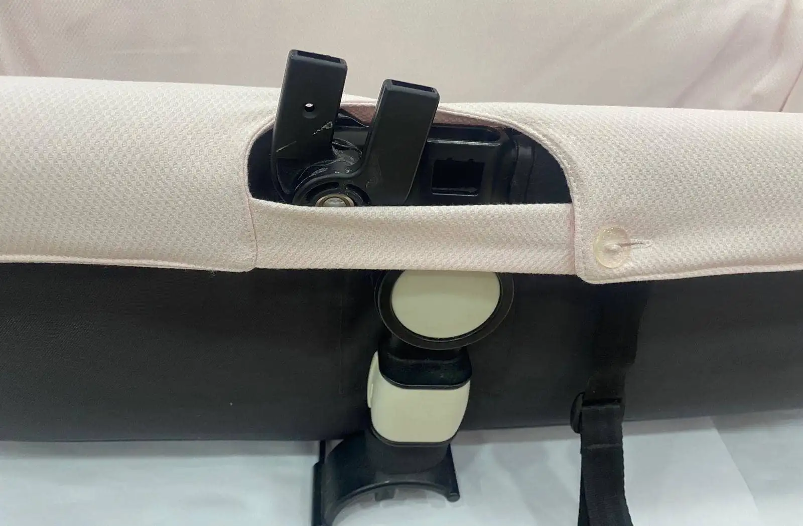 Bugaboo Camaleon 2 and 3 Capital Coat in Cream Bee Piqué