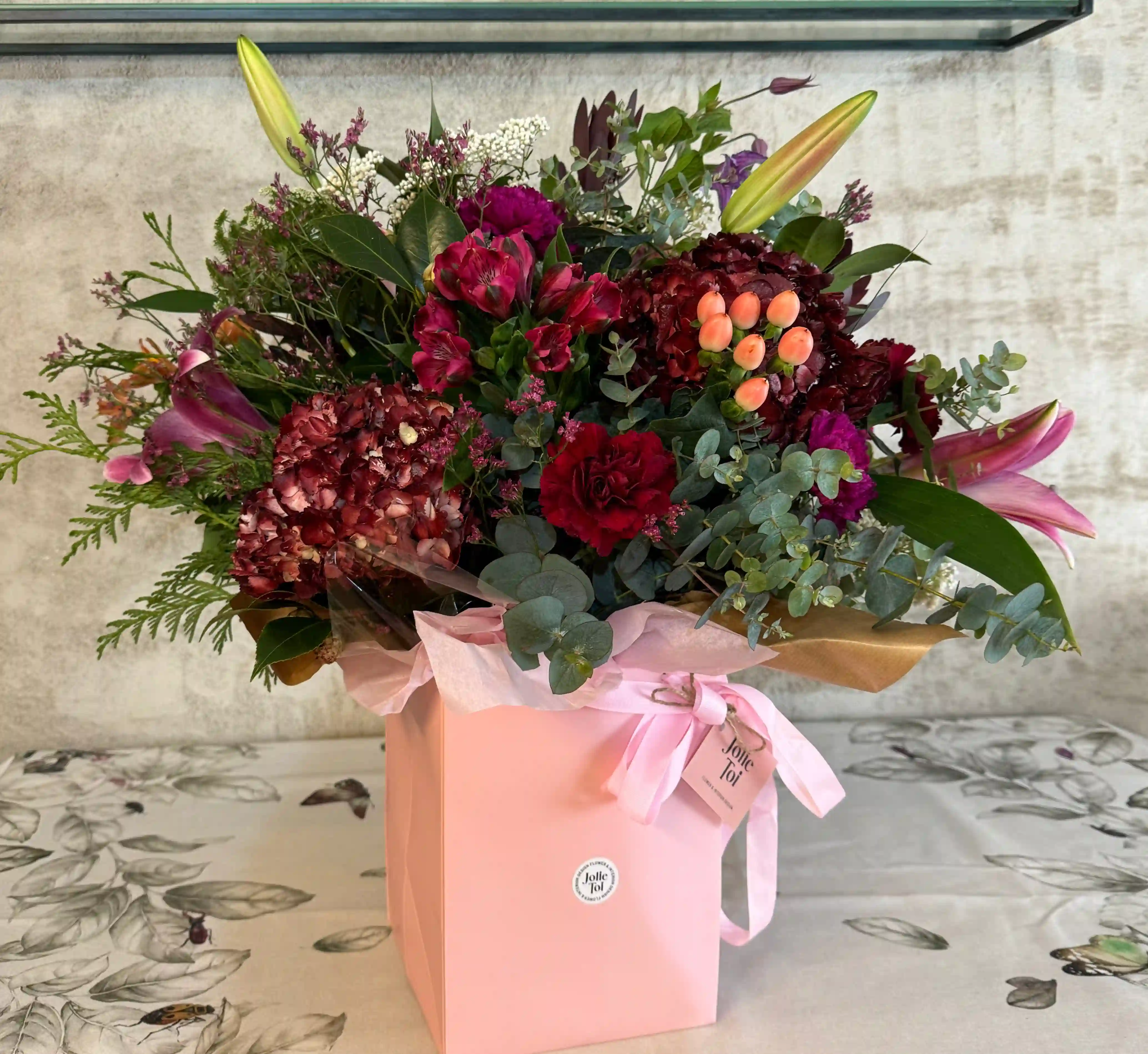 Caja de Hortensias con Liliums