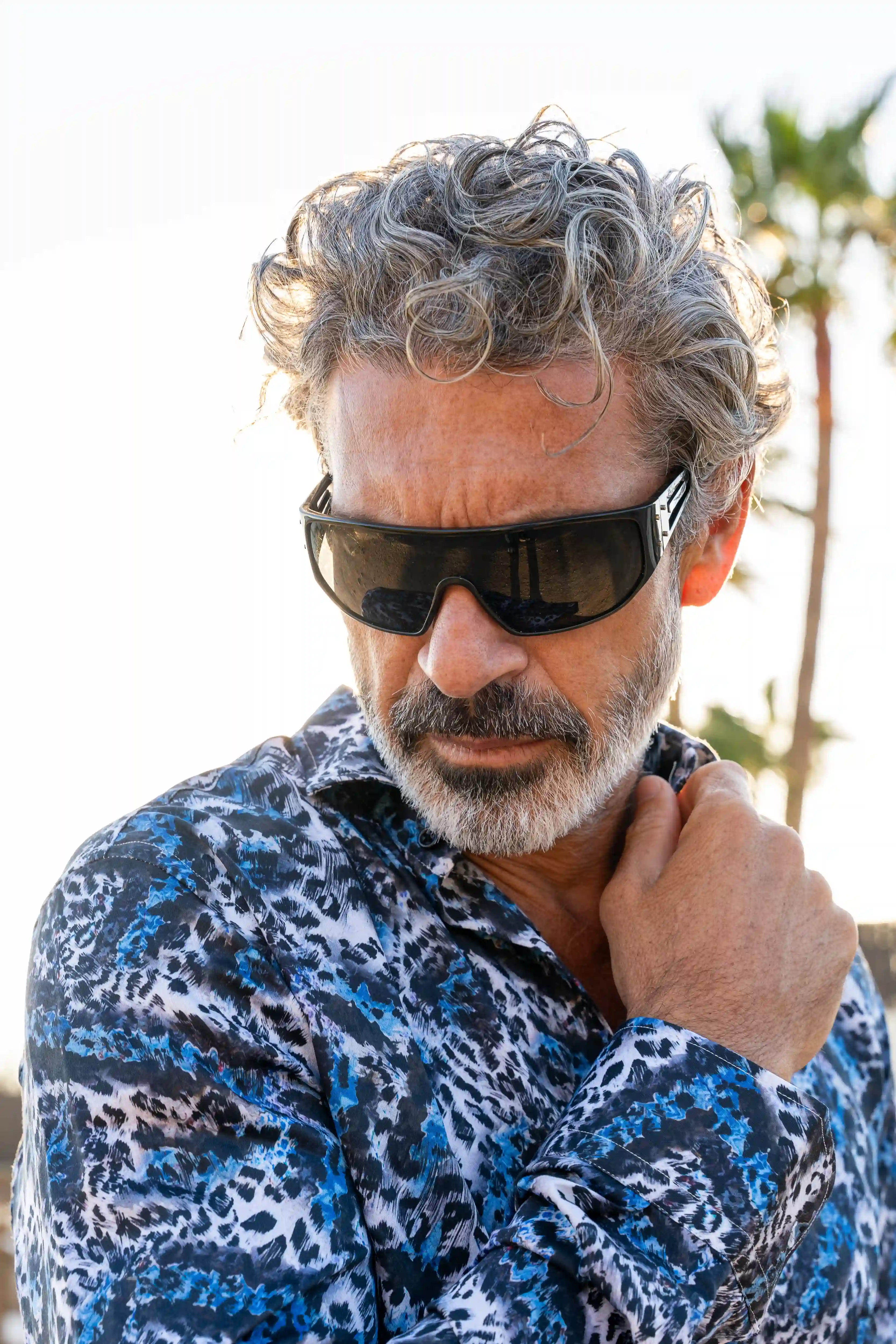 Monttesco leopardo camisa azul
