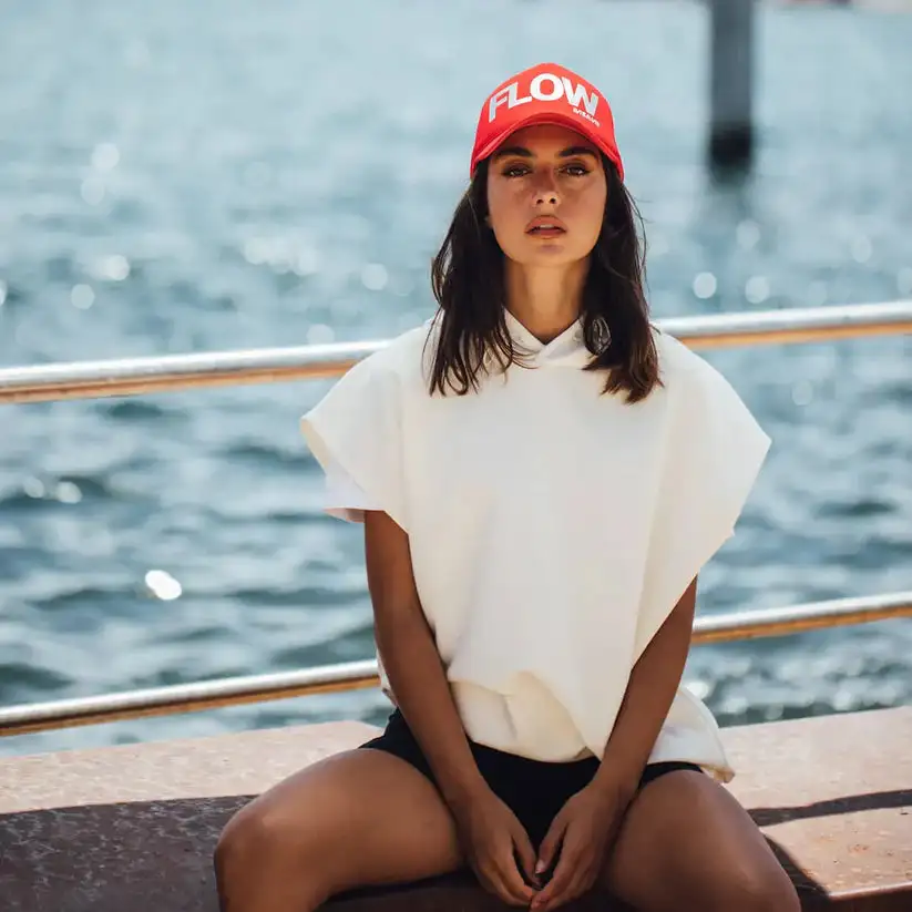 Gorra flow  trucker coral - Image 3
