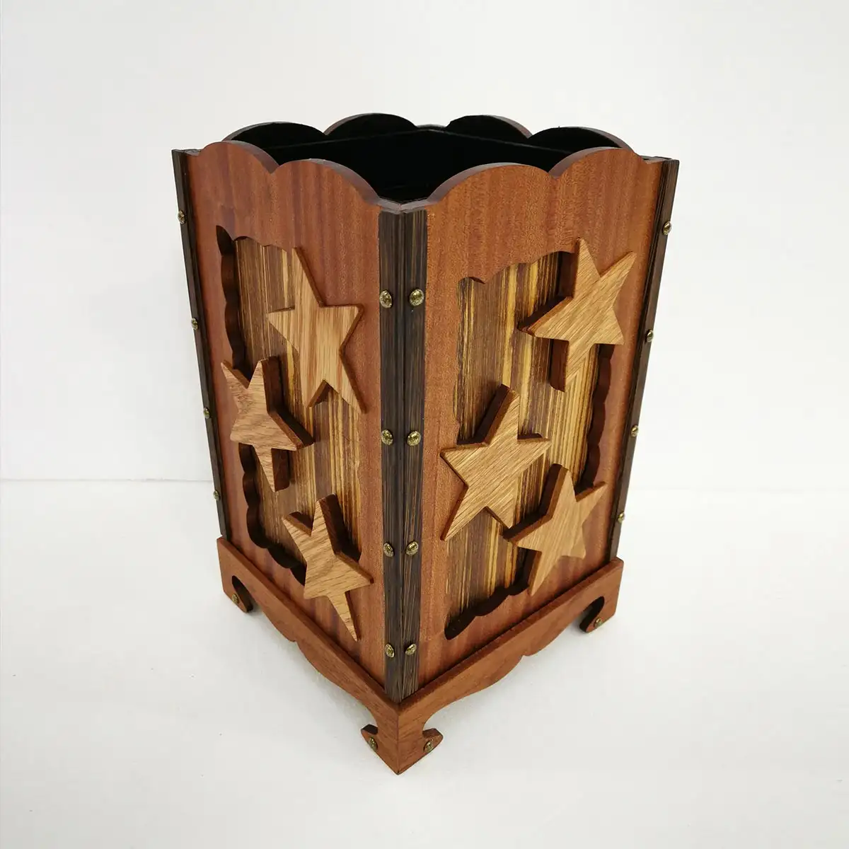 Caja de cuadrado estrellado