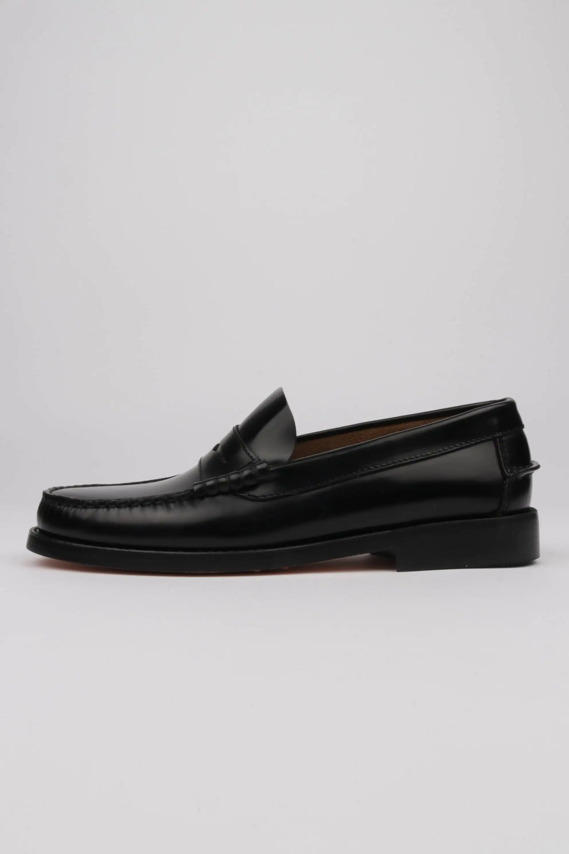 Zapatos Castellanos Negro Antifaz Edward's Con Suela de Cuero