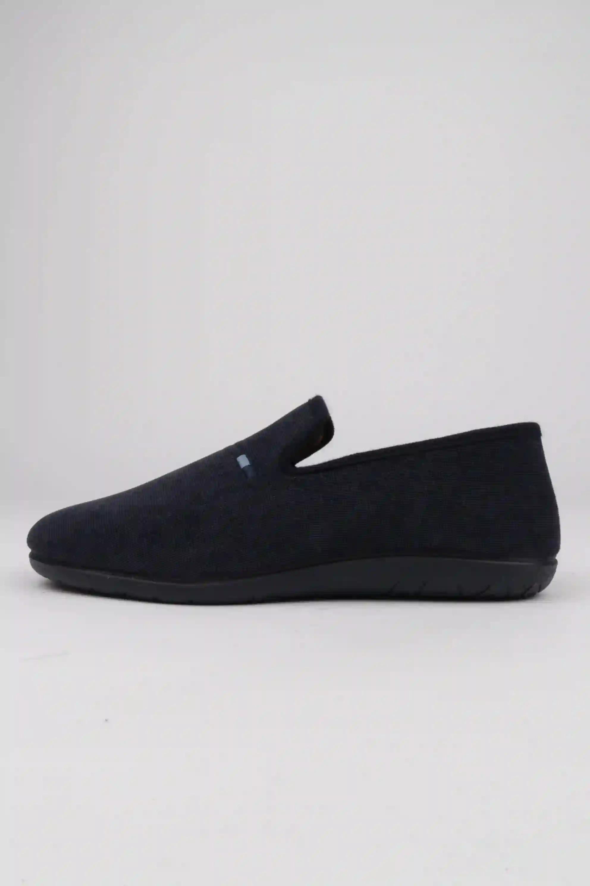 Zapatilla Cerrada para Hombre en Tejido Color Azul