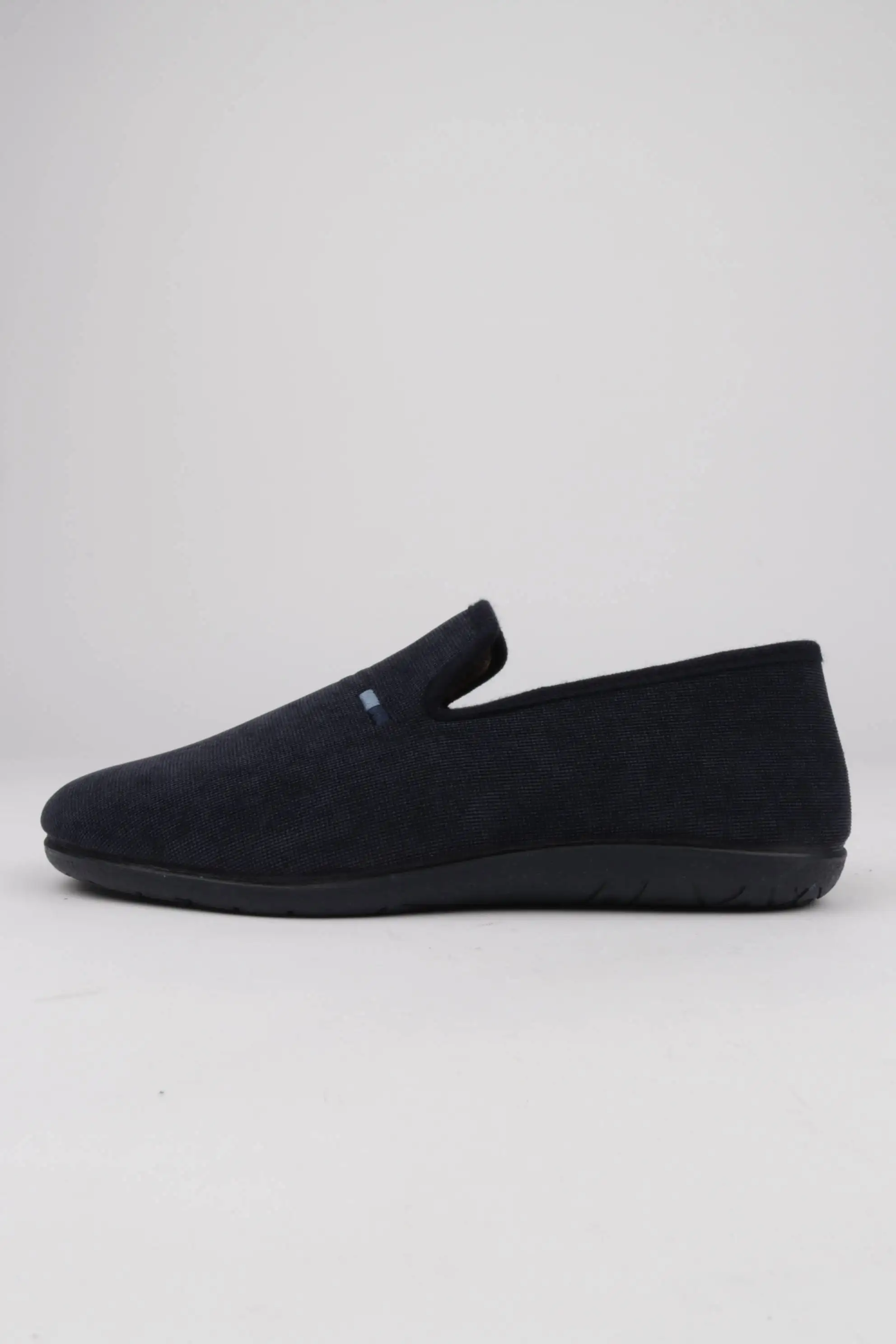 Zapatilla Cerrada para Hombre en Tejido Color Azul