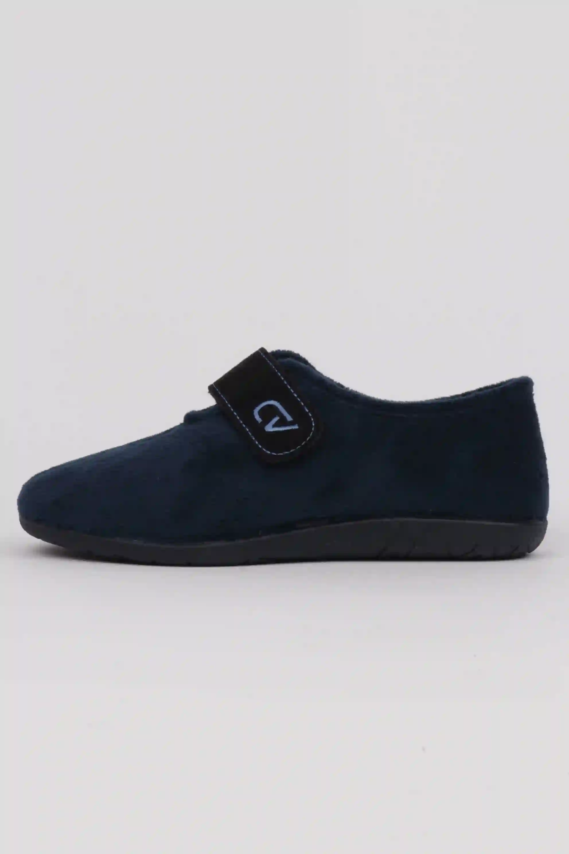 Zapatilla con velcro para hombre en color azul marino