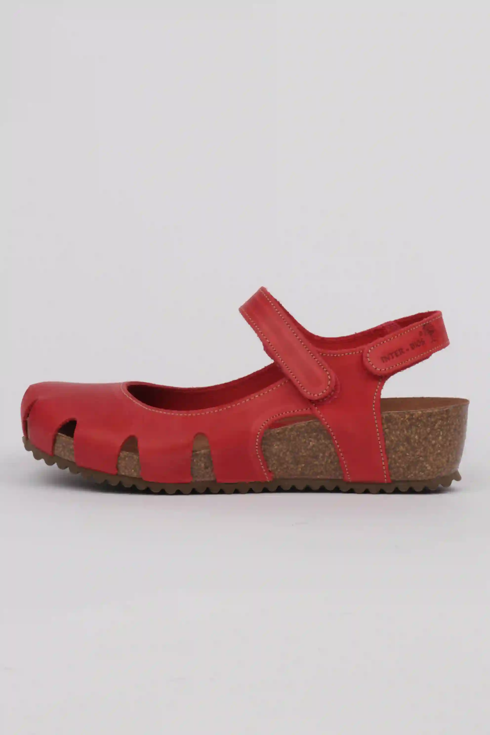 Sandalias cuña Inter Bios puntera cerrada color rojo
