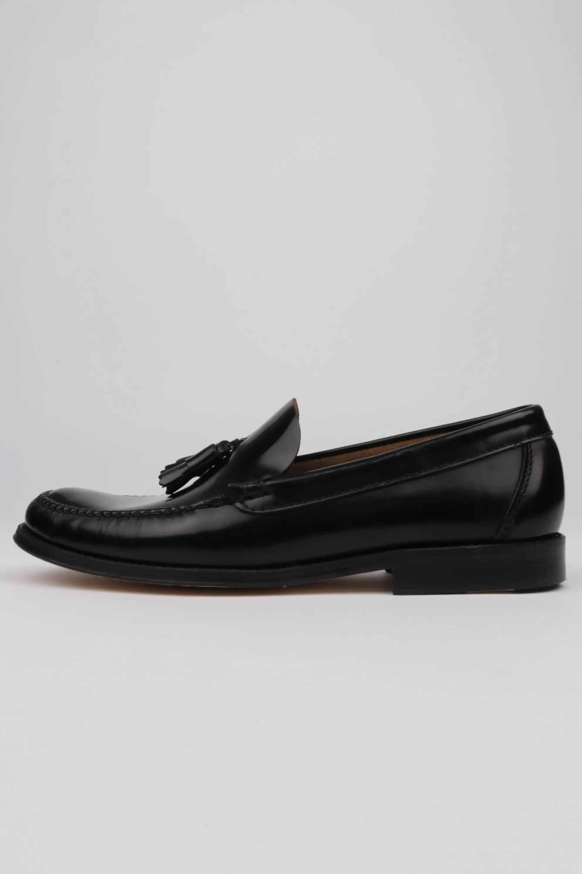 Zapatos Castellanos Negros Con Borlas Edward's Cosido Entrecarne