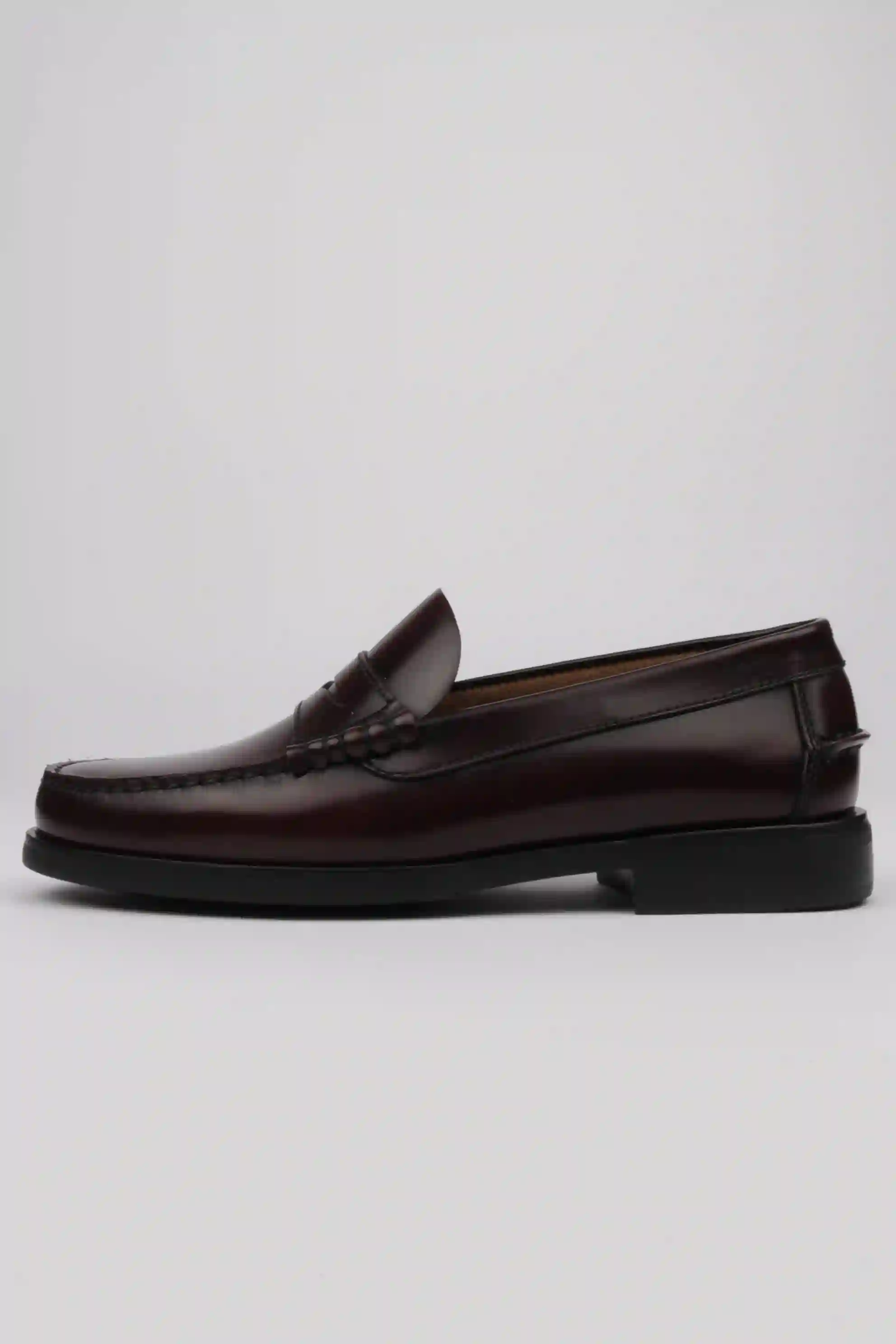 Zapatos Castellanos Burdeos Edward's Con Piso Extra Ligero