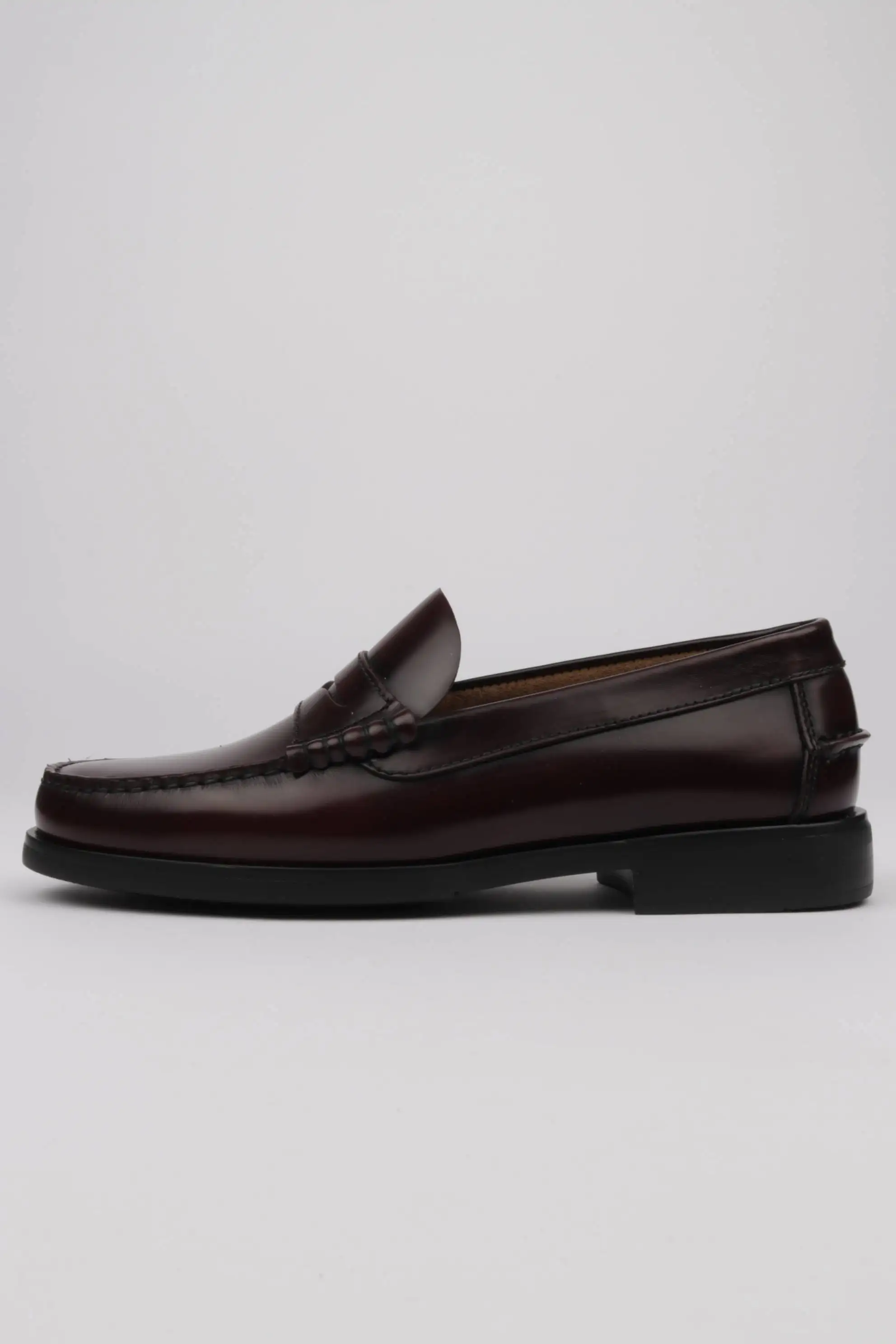 Zapatos Castellanos Burdeos Edward's Con Piso Extra Ligero
