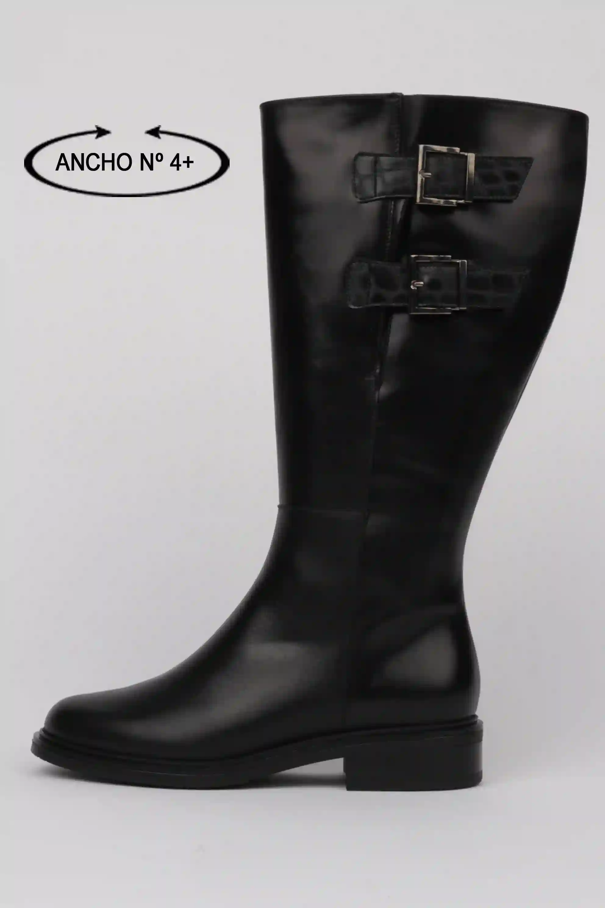 Botas negras planas mujer detalle hebillas