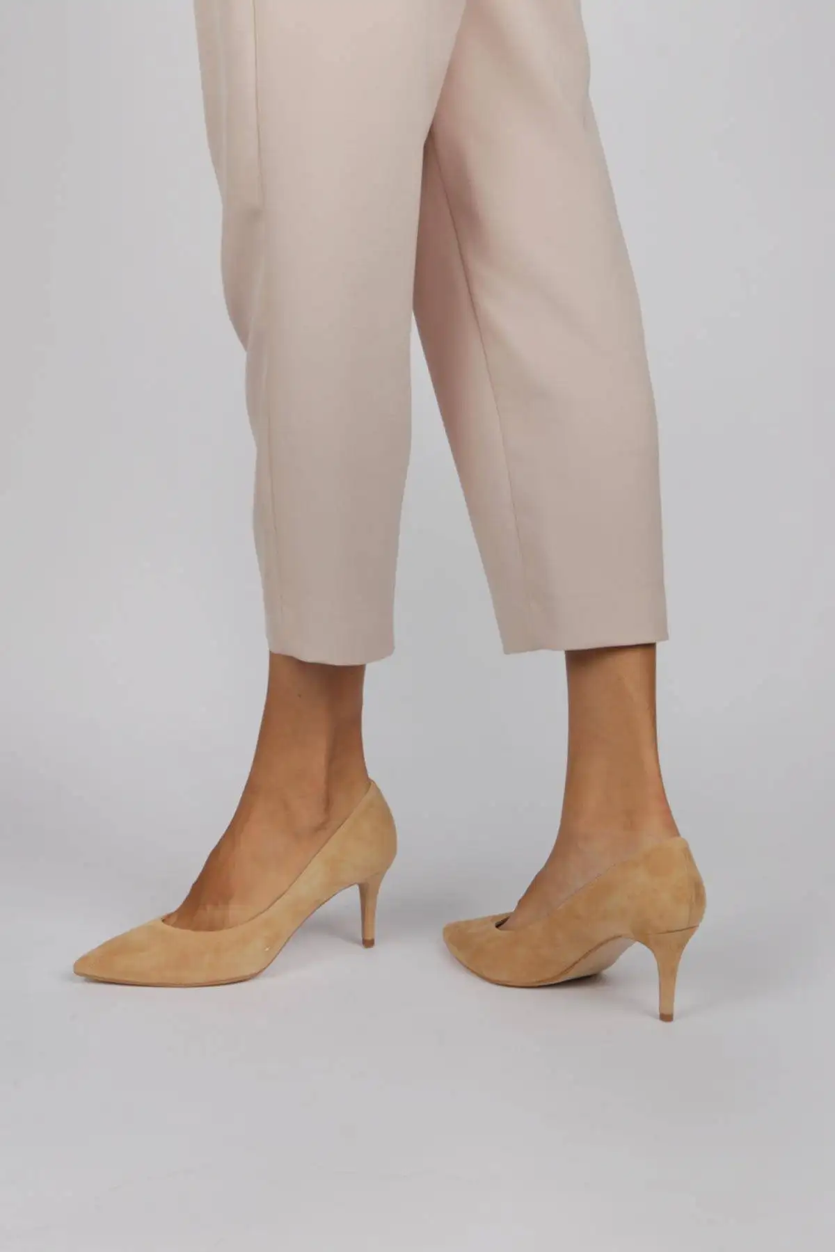Zapatos Salón Tacón Fino Ante Beige