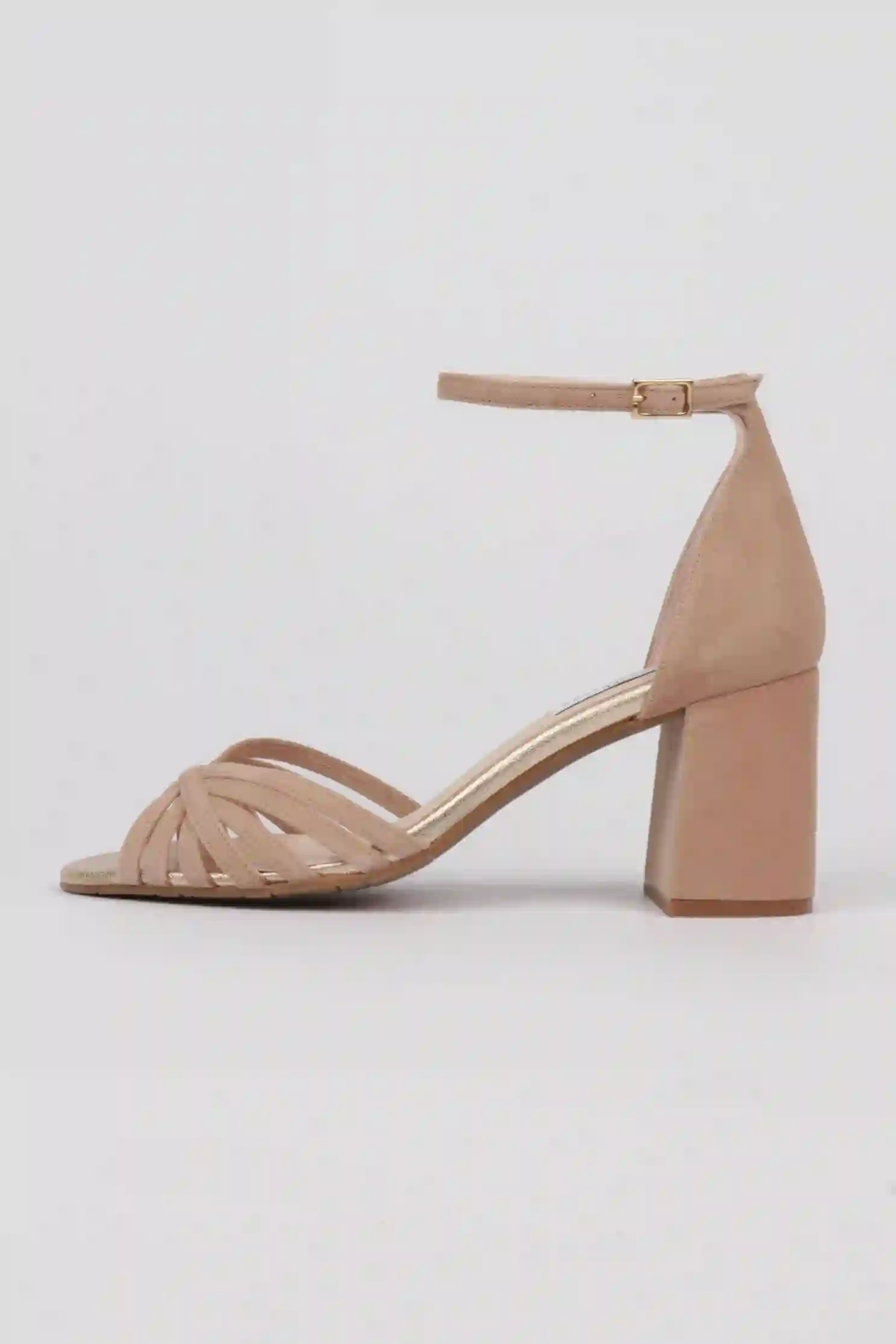 Sandalias nude detalle dorado