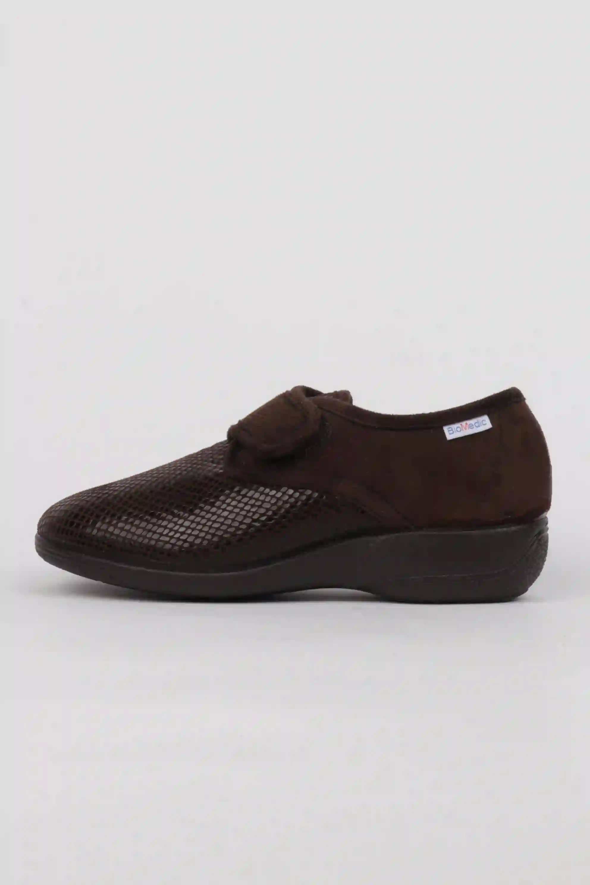 Zapatillas Biomedic® Con Velcro Color Marrón