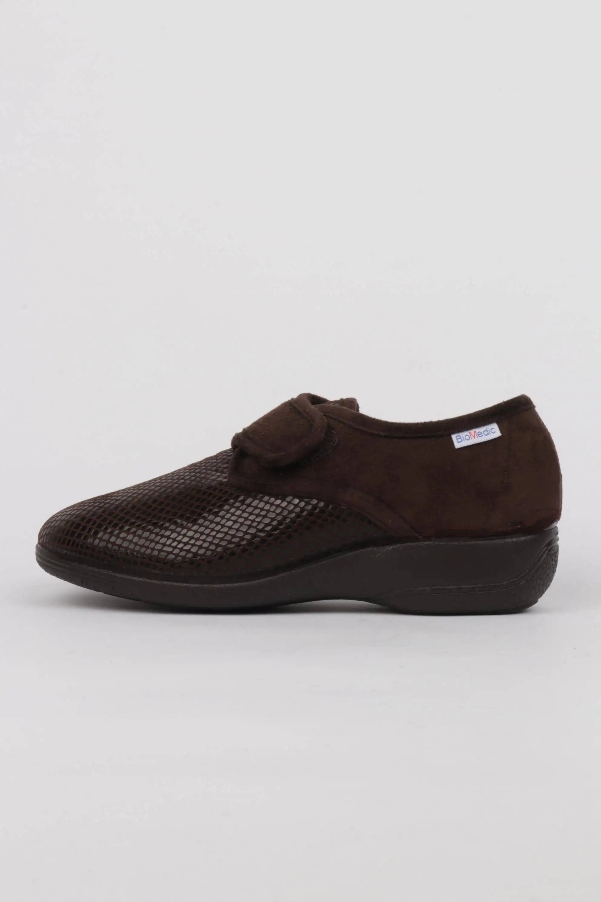 Zapatillas Biomedic® Con Velcro Color Marrón