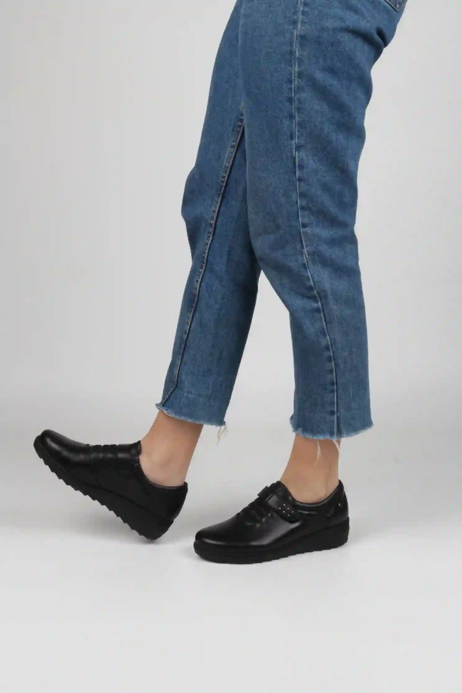 Deportivas negras mujer cómodo detalle velcro