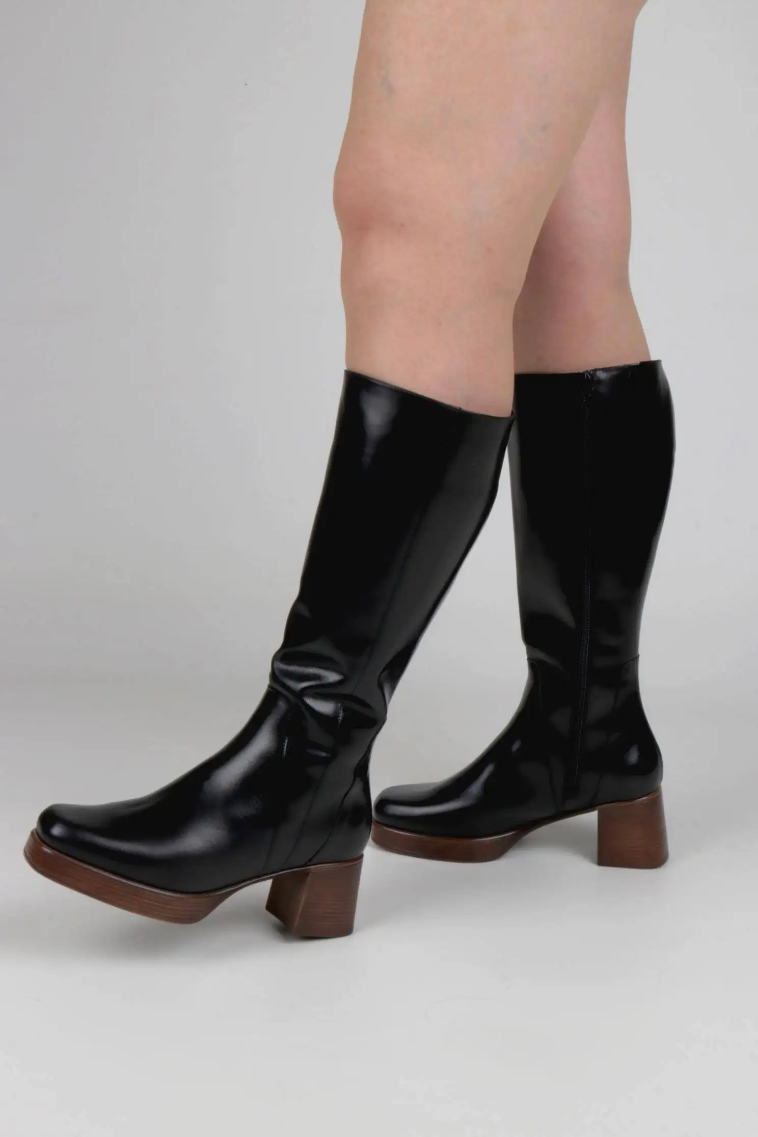 Botas altas negras tacón y plataforma caña ancla