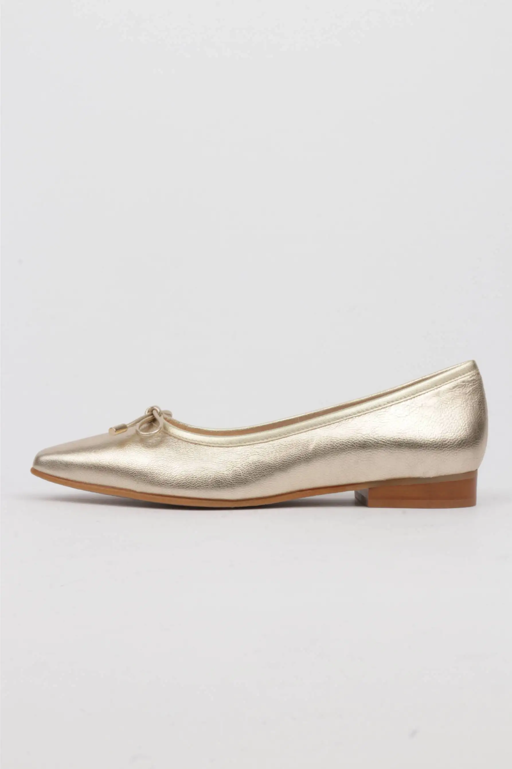 Bailarinas doradas punta cuadrada detalle lazada