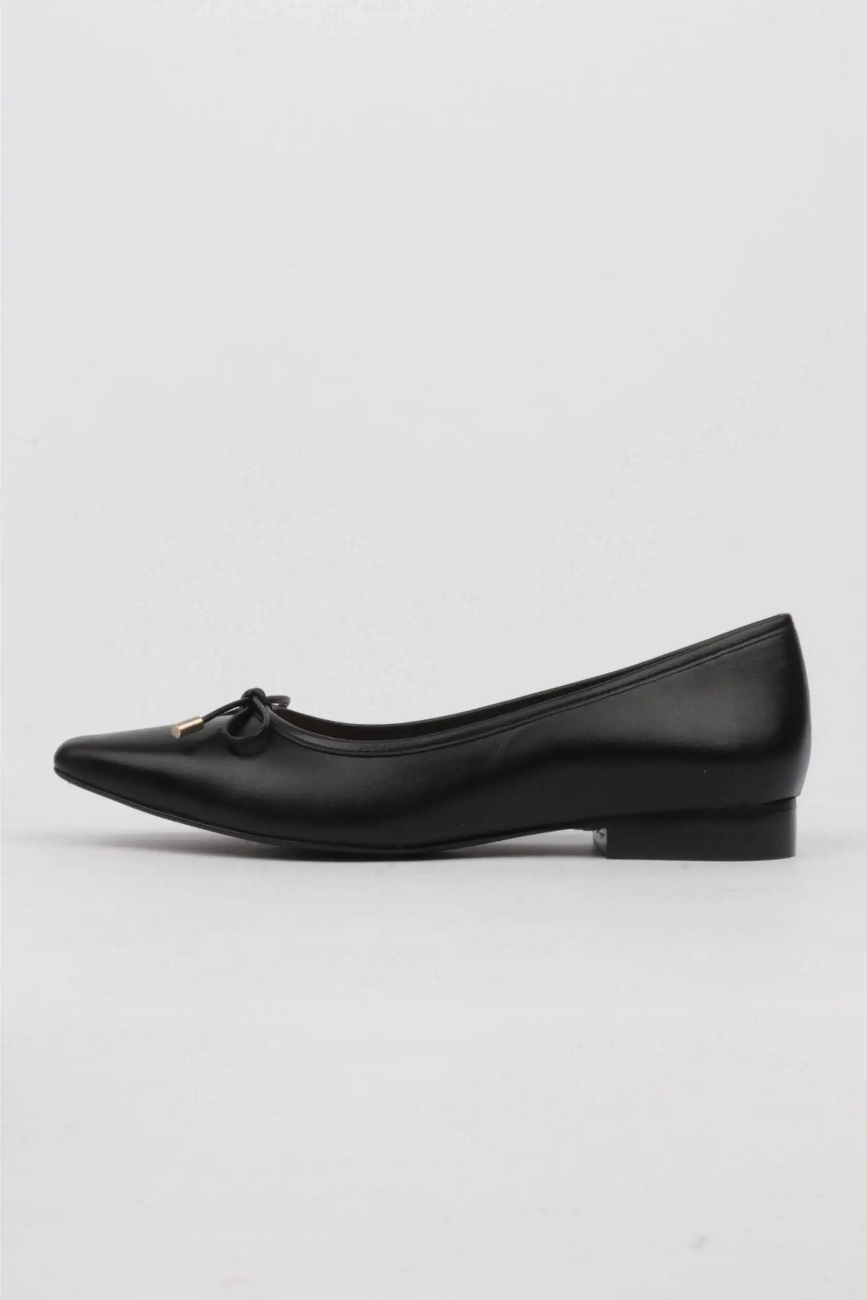 Bailarinas negras punta cuadrada detalle lazada