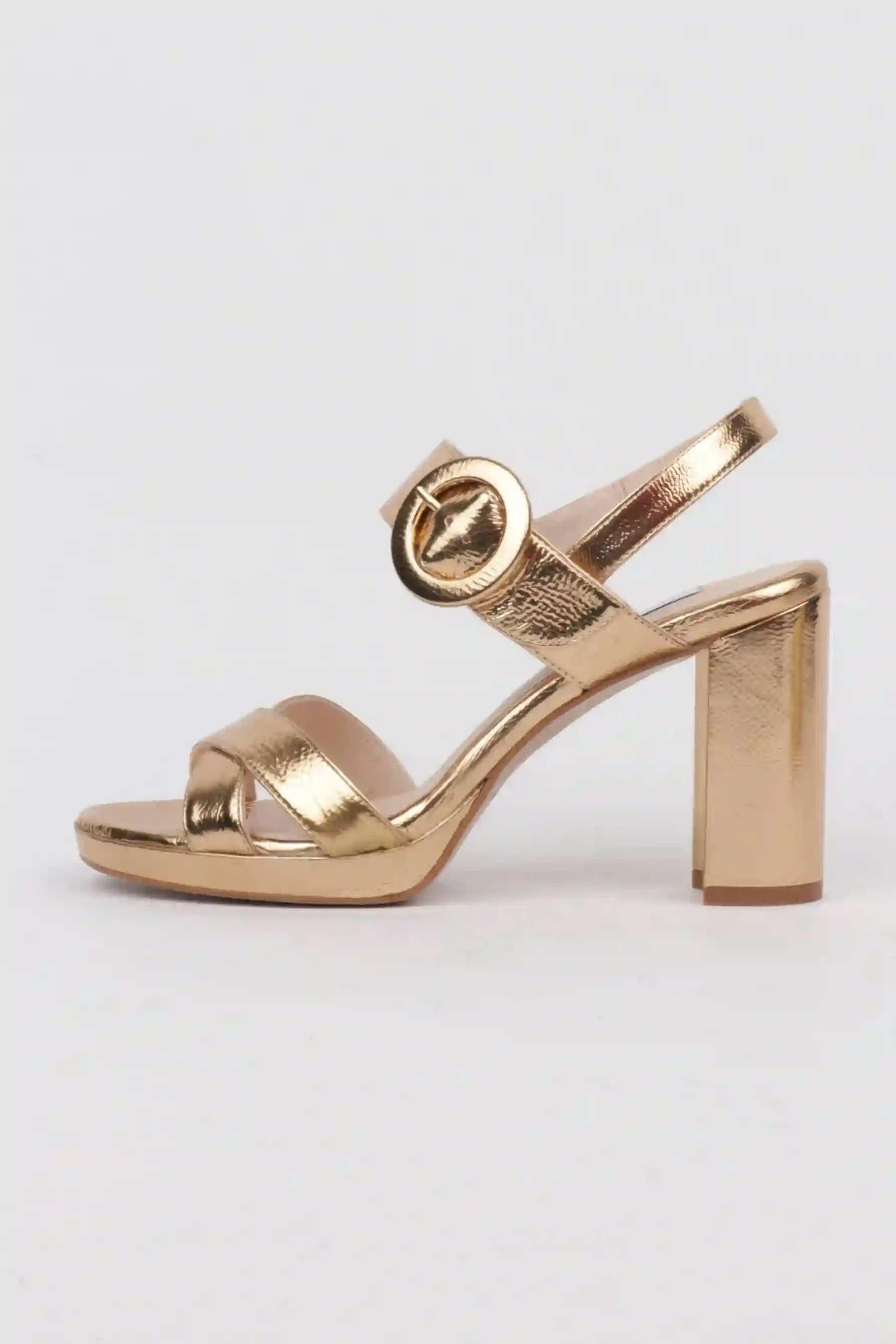 Sandalias Doradas Con Plataforma Detalle Hebilla