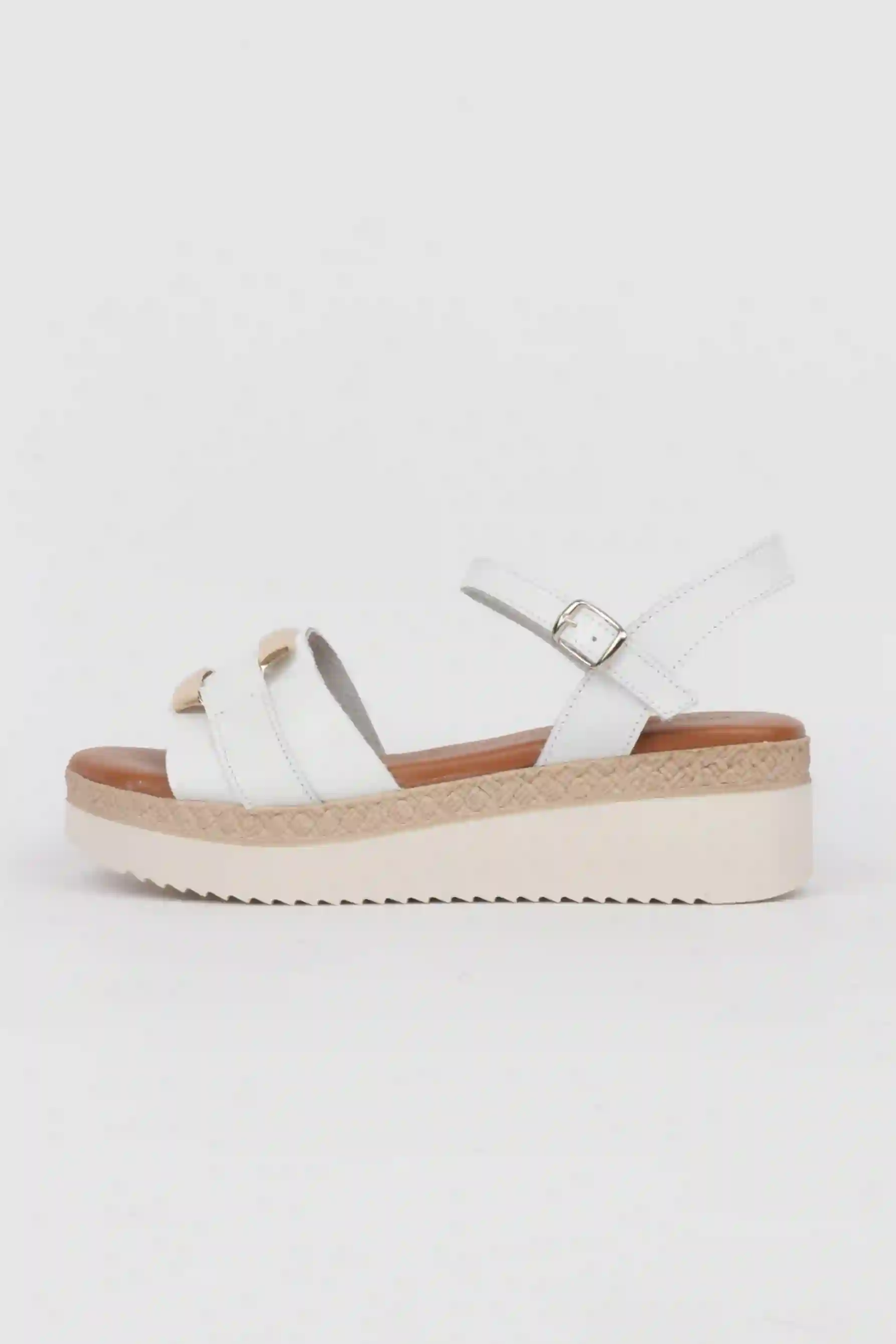 Sandalias Blancas Cuña Cómoda Detalle Dorado