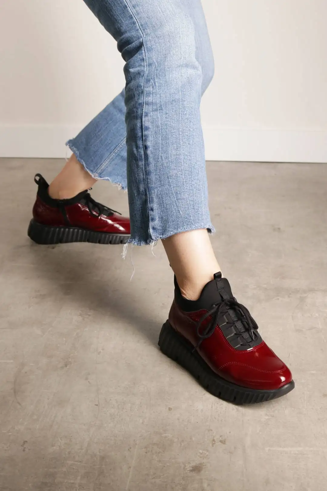 Zapatos Deportivos Mujer Charol Burdeos