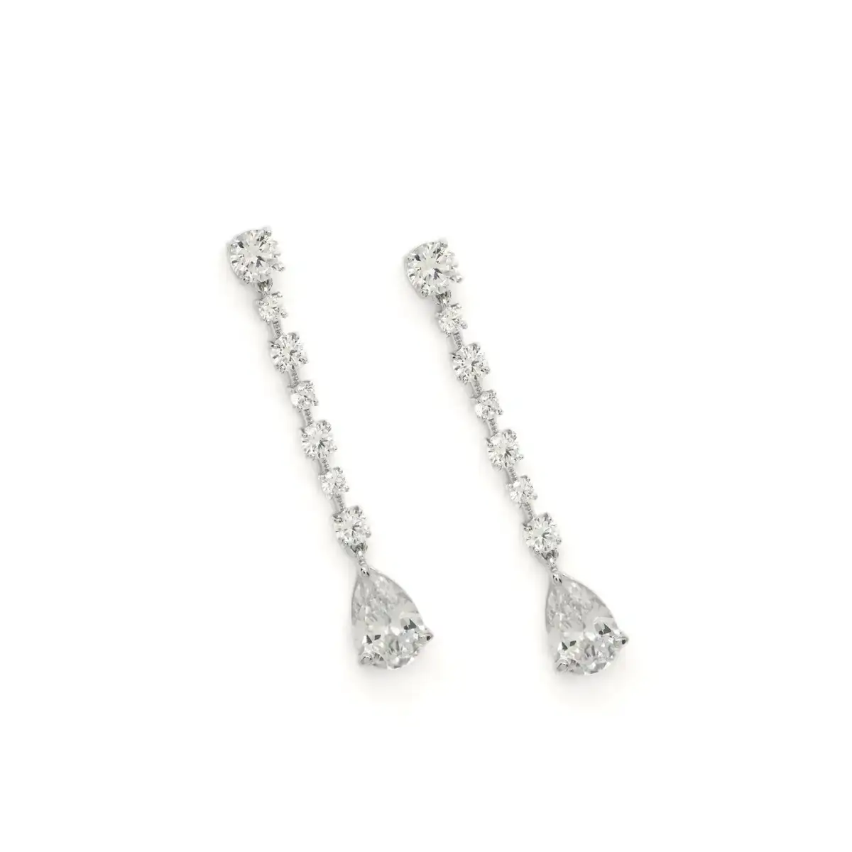 Pendientes largos brillantes con circonitas y movimiento