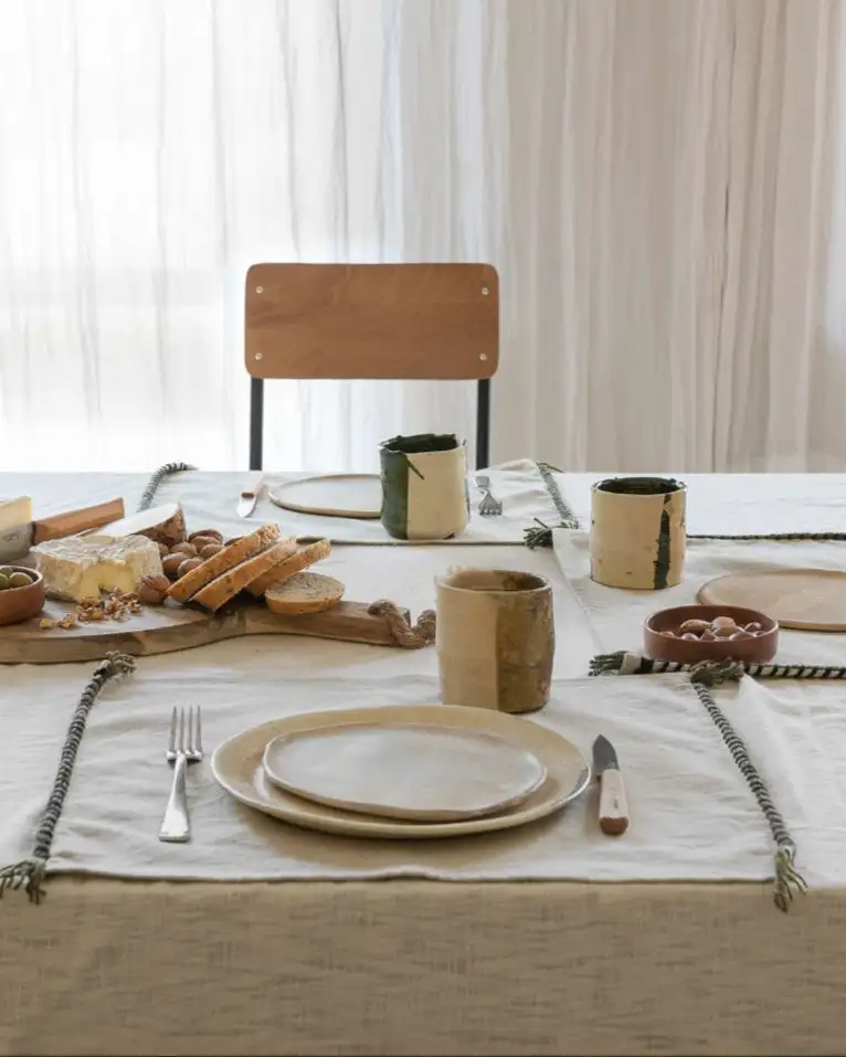 Beige individual tablecloths (2) - Image 2