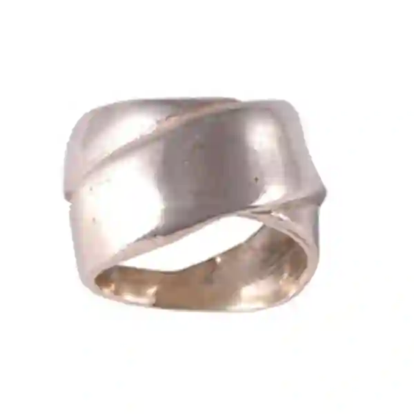 Anillo cruzado elegante