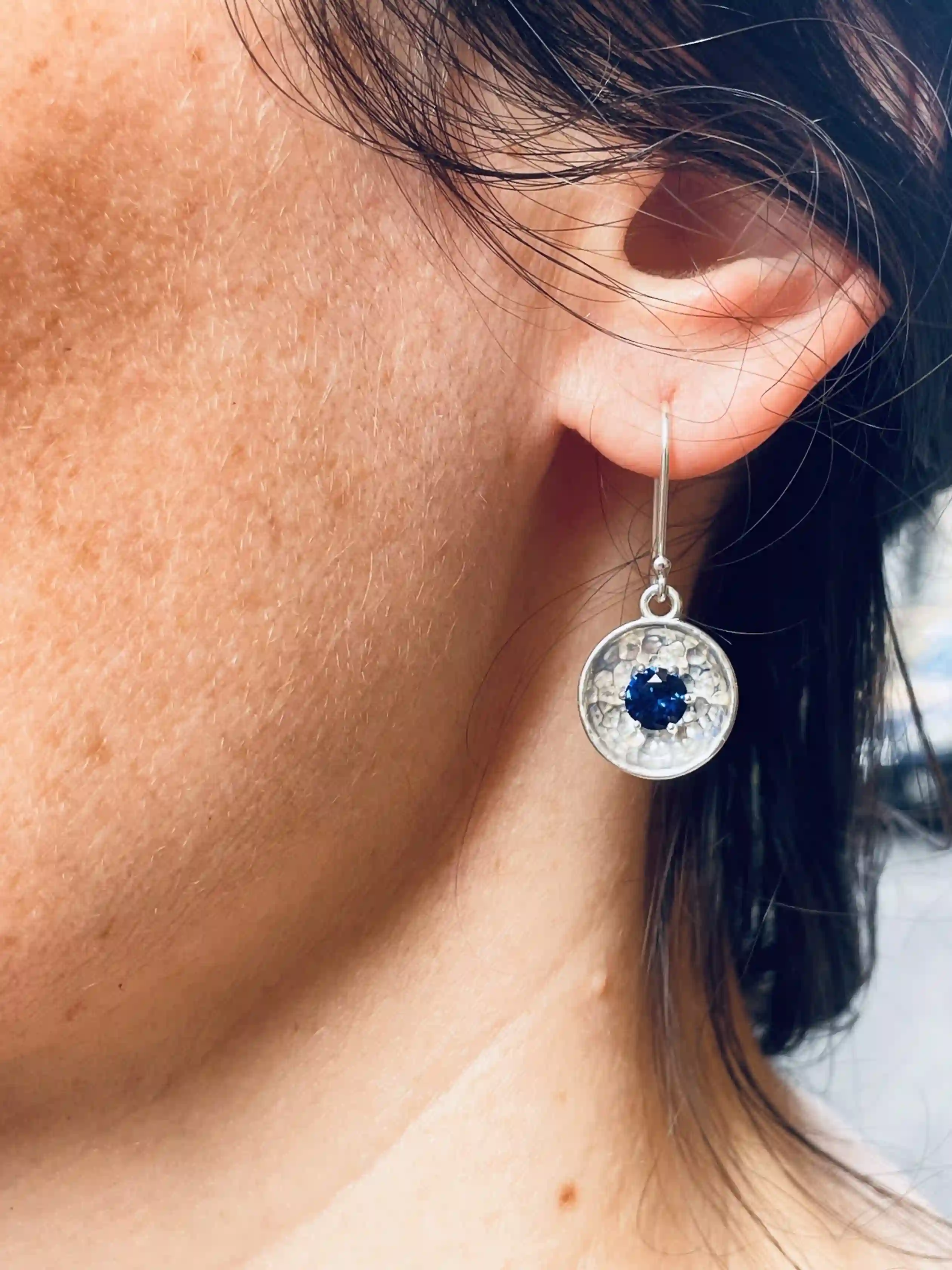 Disco | Pendientes Cortos Con Zafiro Sintético