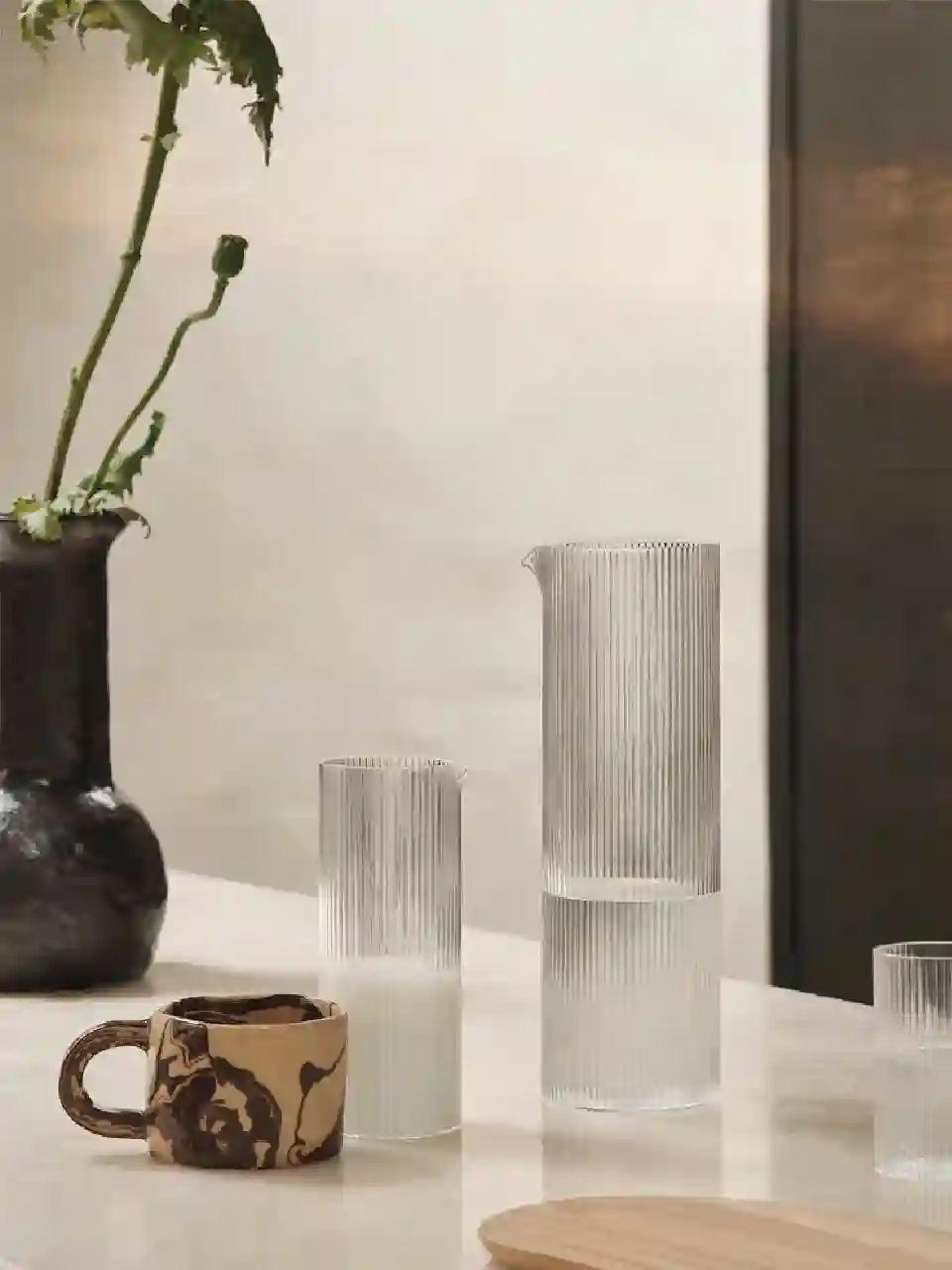 Jarra de agua de ondulación - transparente