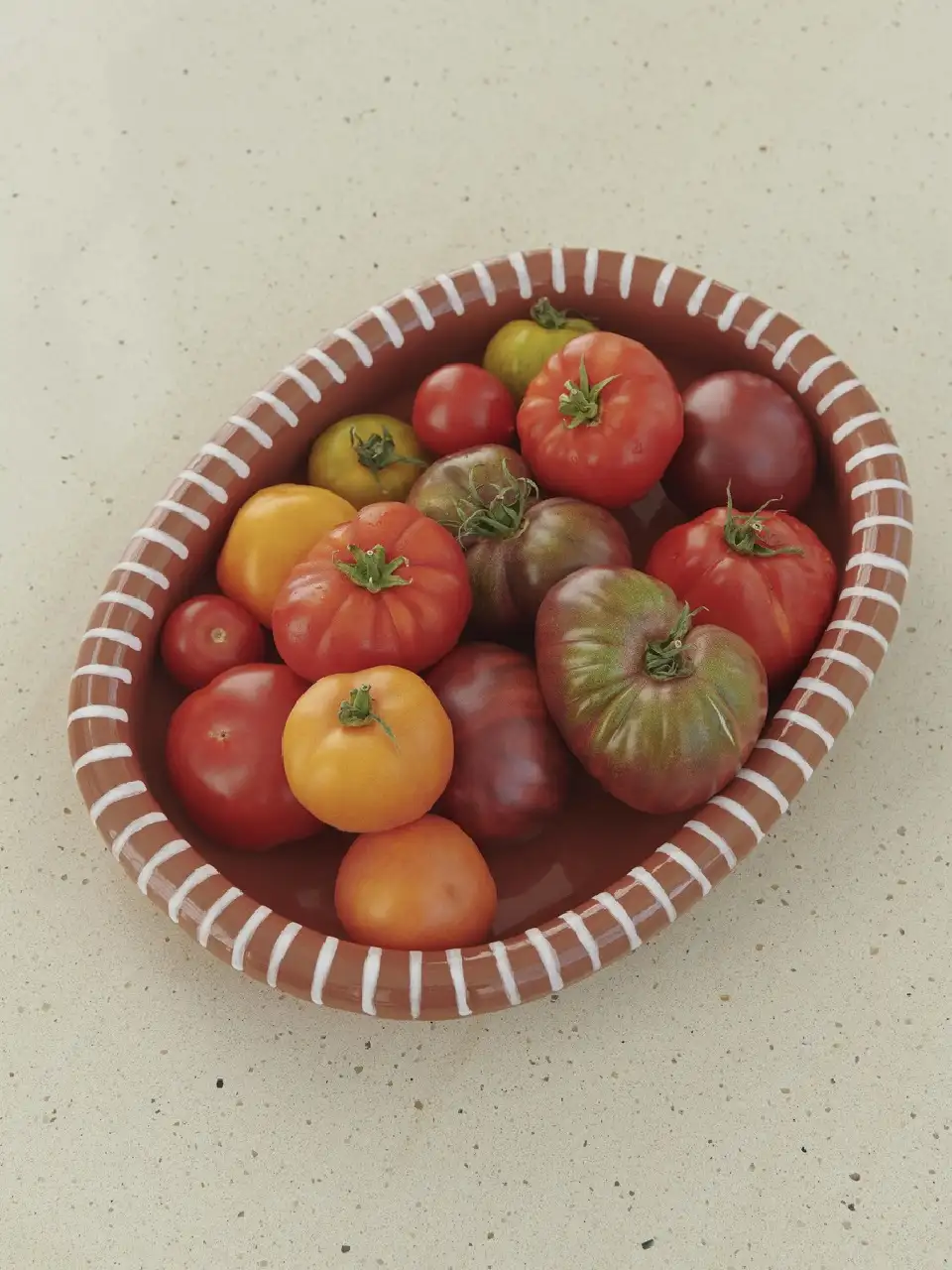 Plato ovalado de barro l - natural con rayas