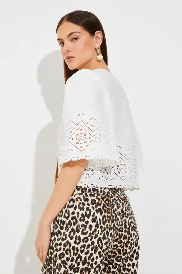 Blusa corta bordada BLANCO - Imagen 2