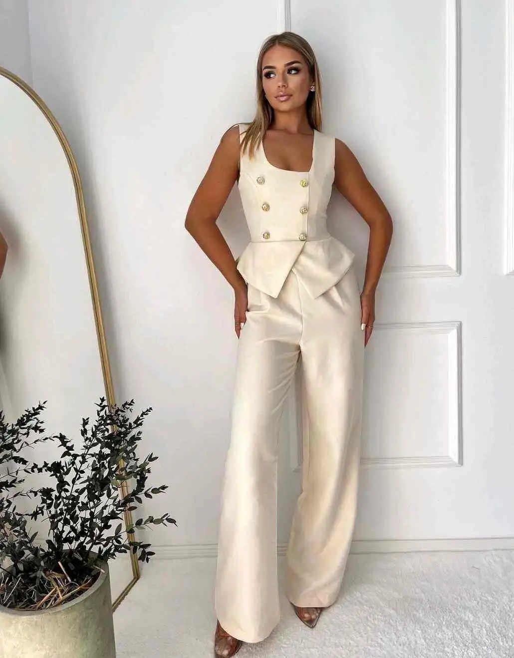MONO BOTONES BEIGE