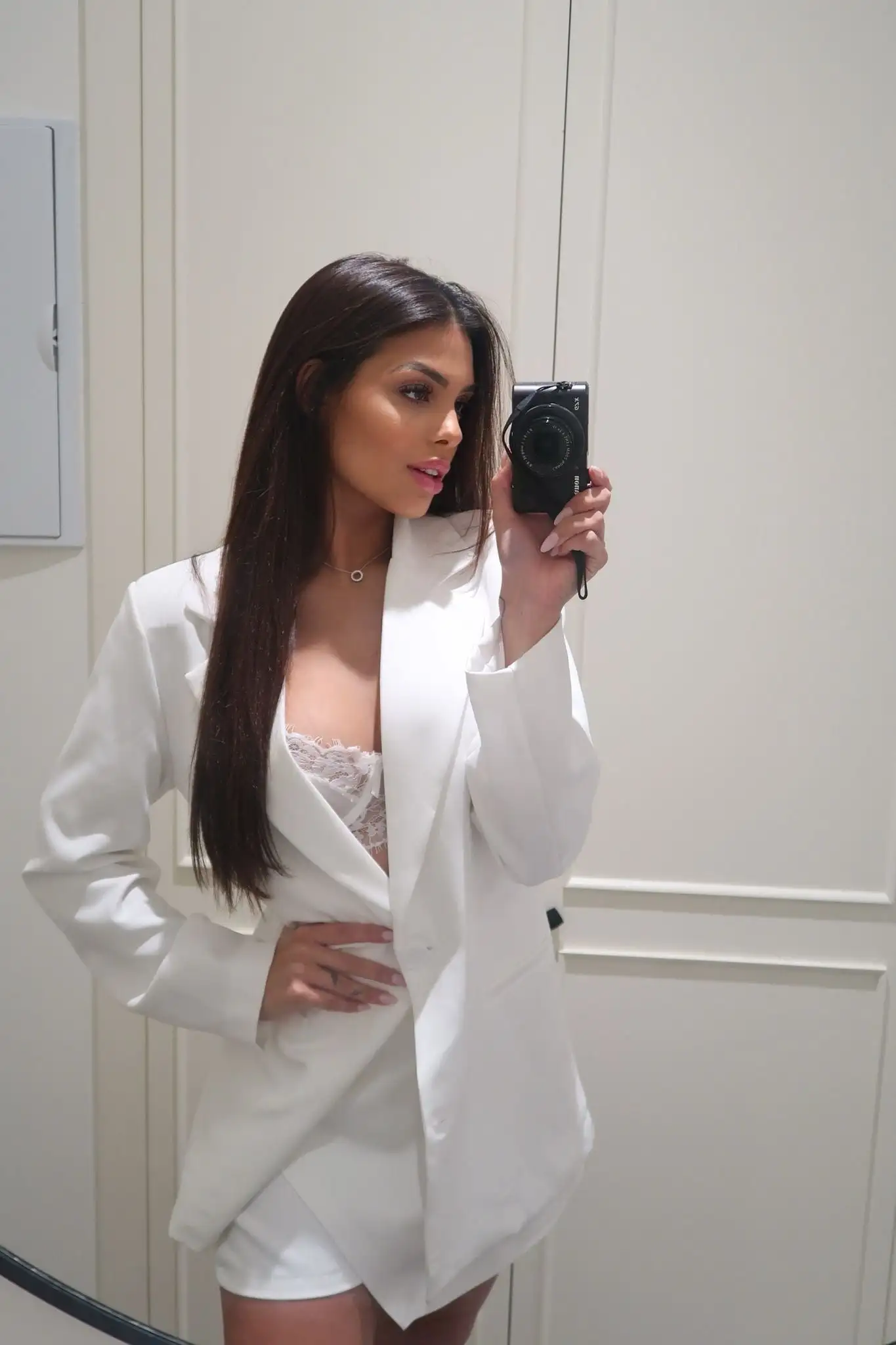 CONJUNTO TRAJE CORTO BLANCO - Imagen 2