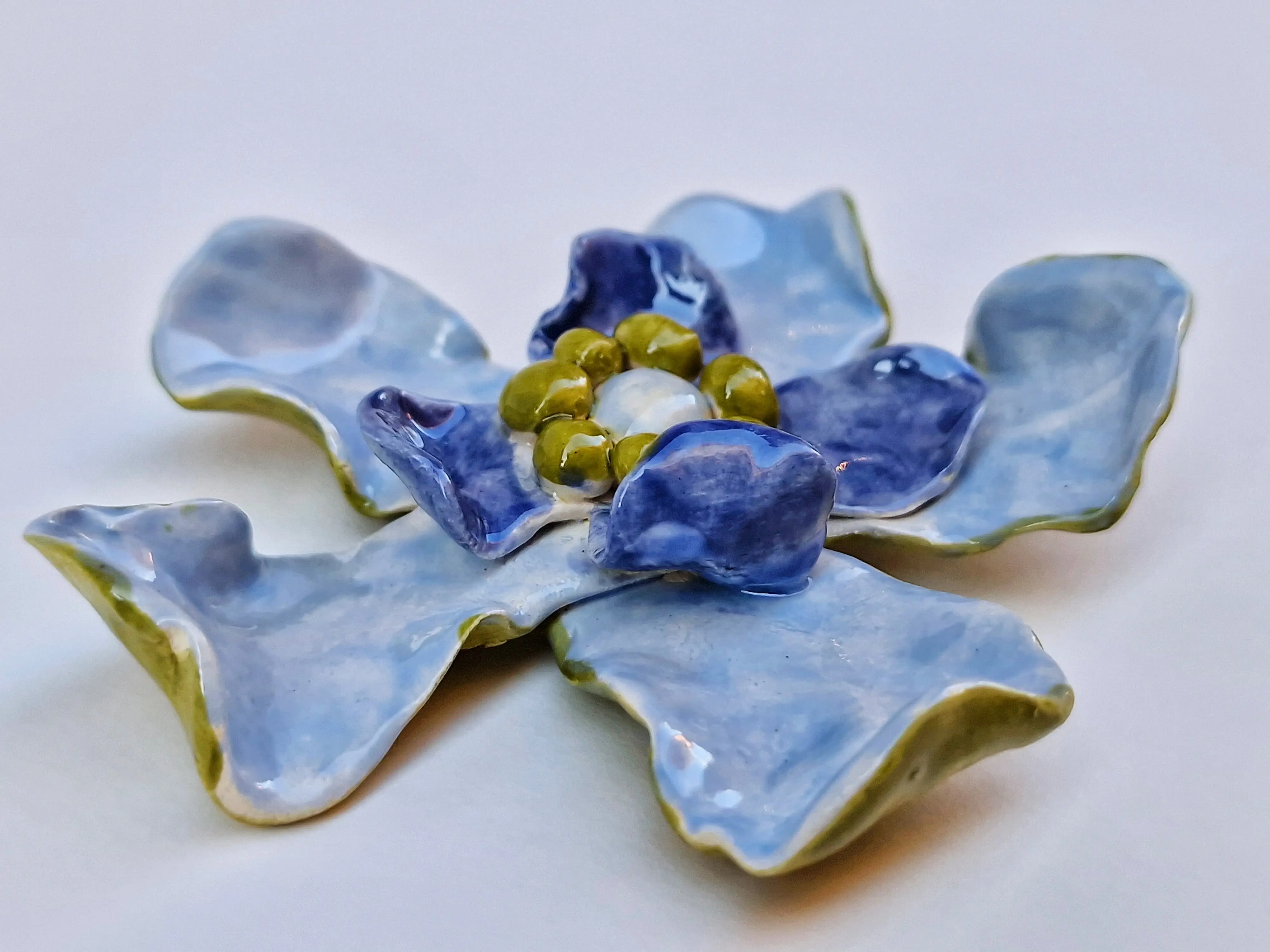 Broche Big Flower de Julieta Álvarez x La Oficial - Imagen 2